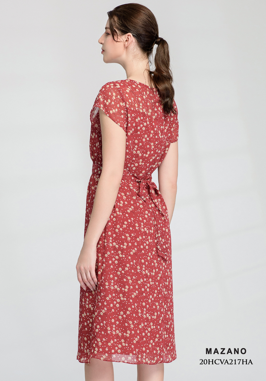 Đầm đen hoa nhí trắng bùng eo ngắn thắt đai sau_thumbnail_3