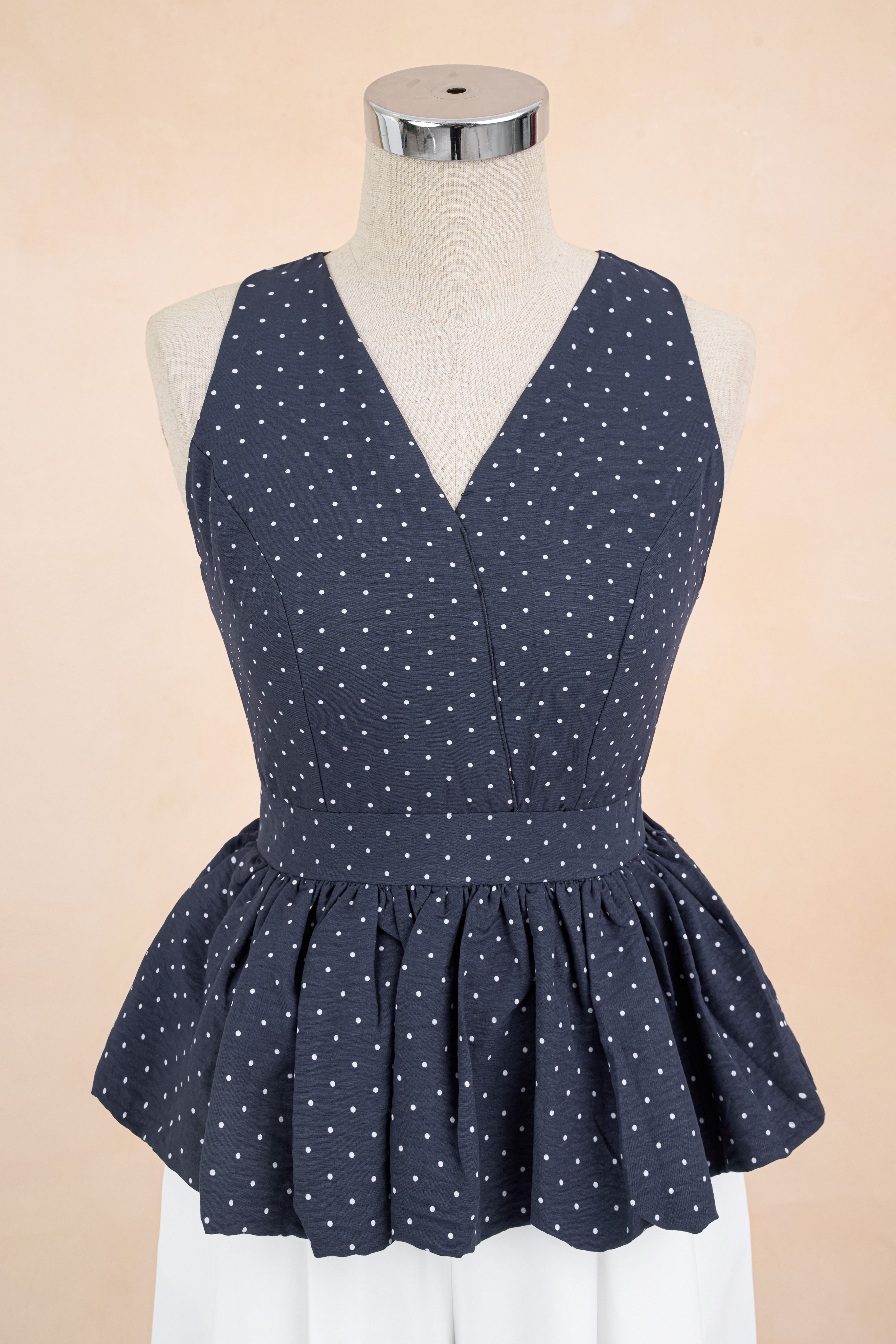 Áo Bí Chấm Bi Cổ V