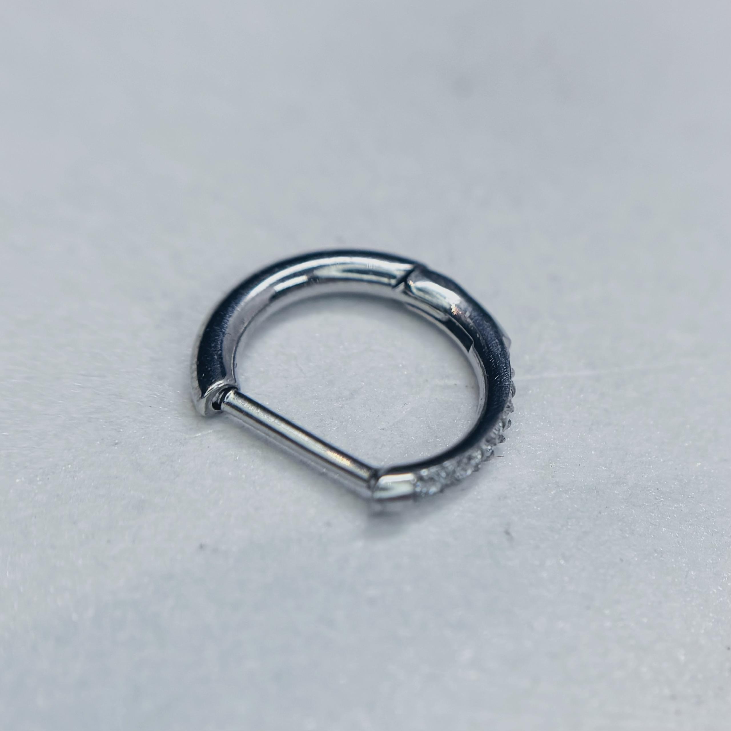 Bật khớp titan kim cương chữ D size 8 dày 1.6