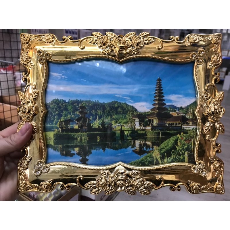Khung ảnh - hoa văn - viền vàng (20x25cm)
