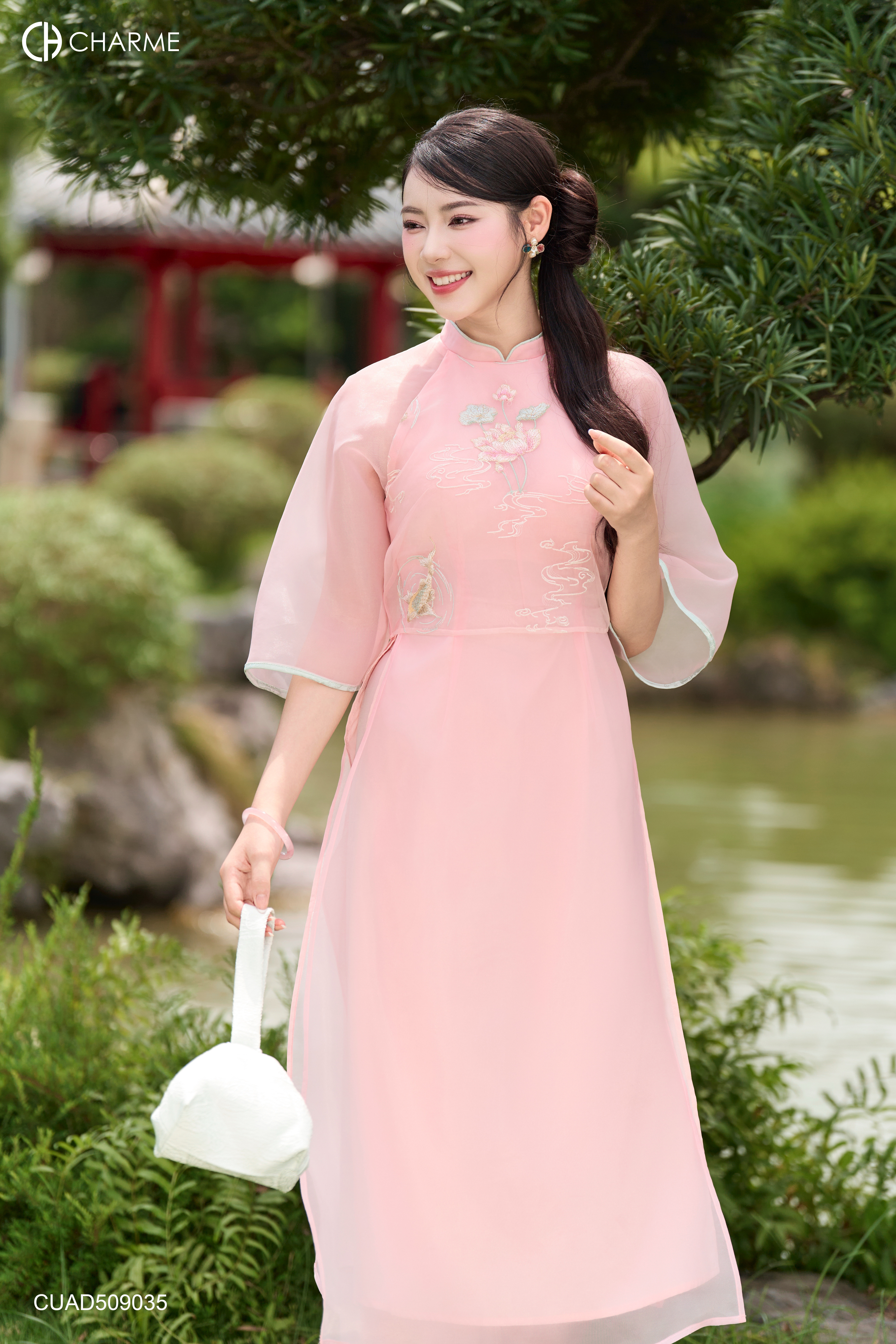 Áo dài tơ thêu hoa sen_thumbnail_3