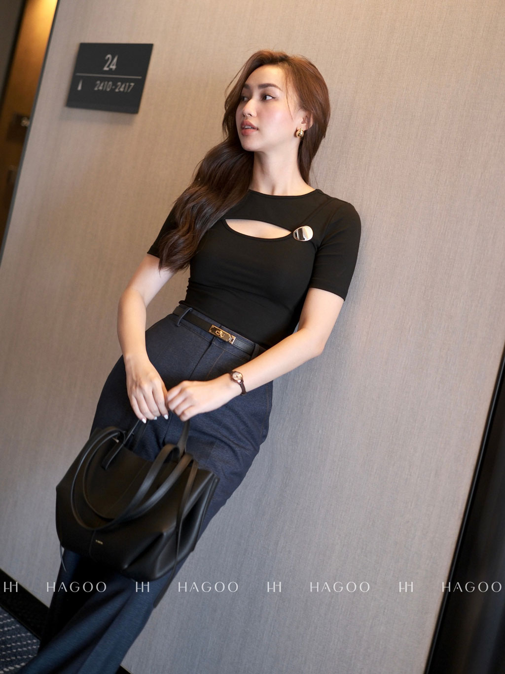 Áo thun lưng xoắn cúc đồng HAGOO