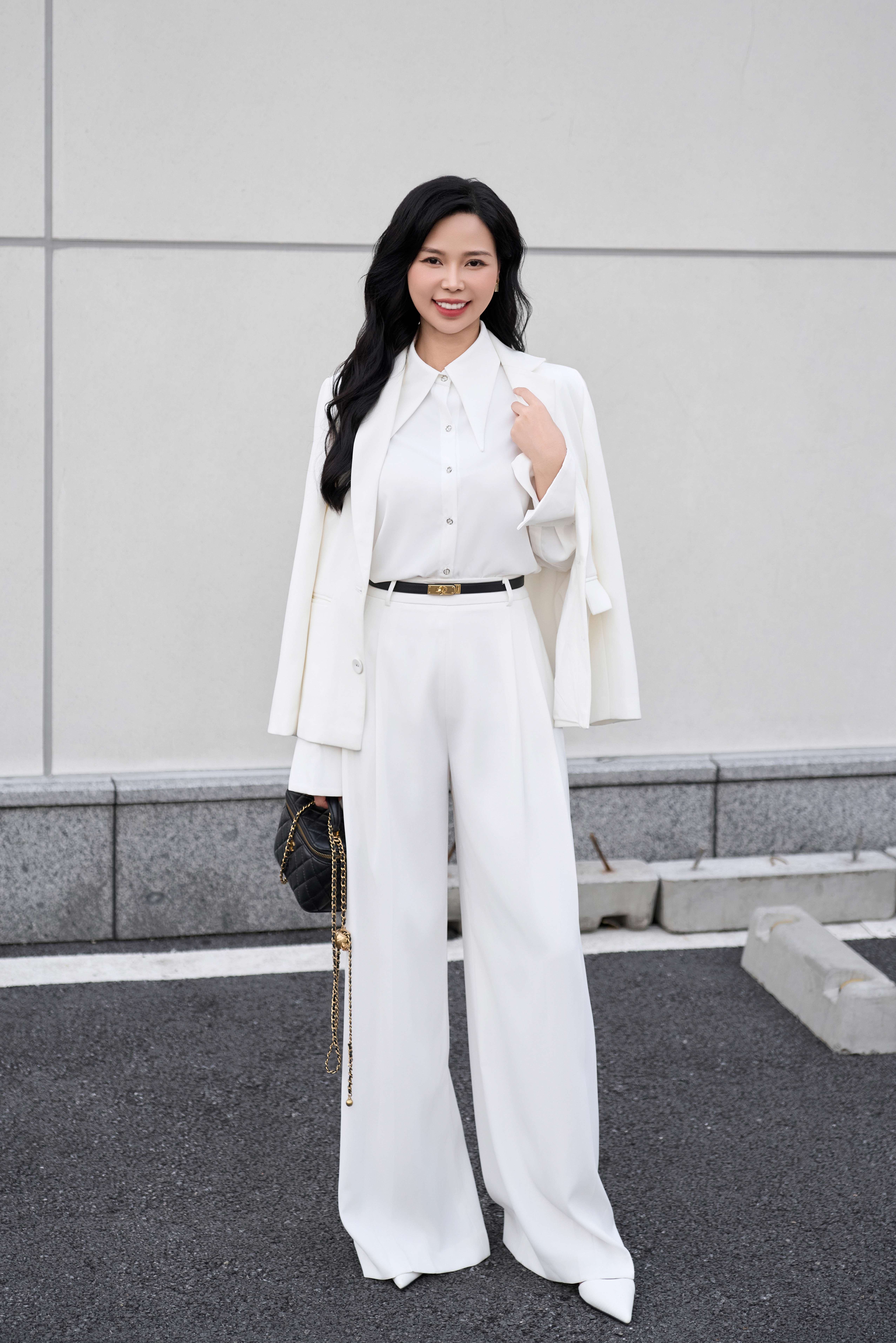 Blazer trắng eo_thumbnail_1