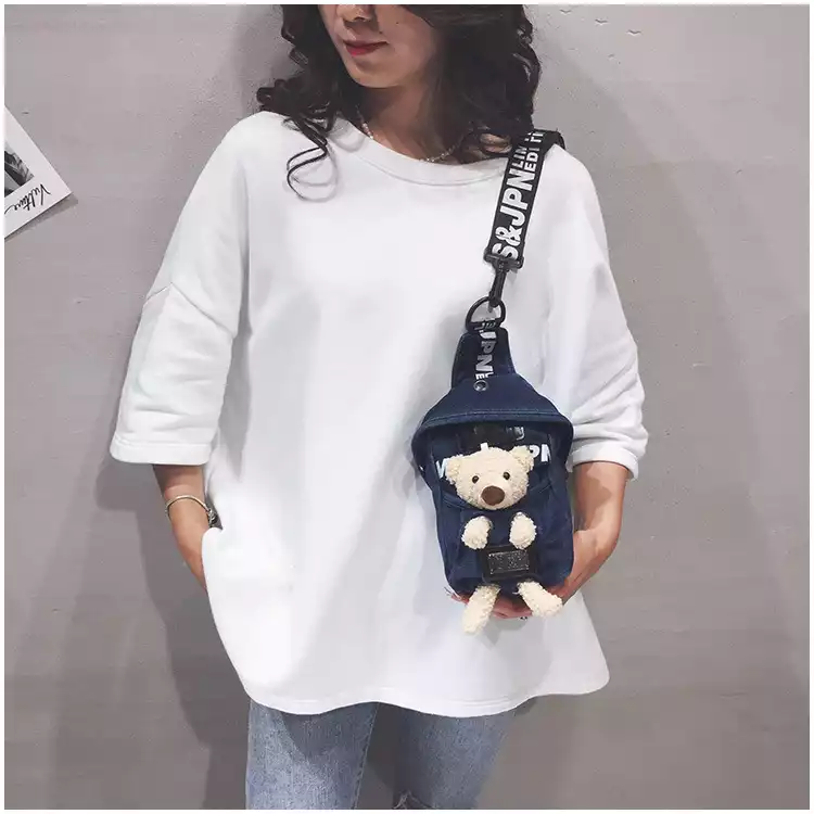 Túi Đeo Chéo Gắn Gấu Đáng Yêu