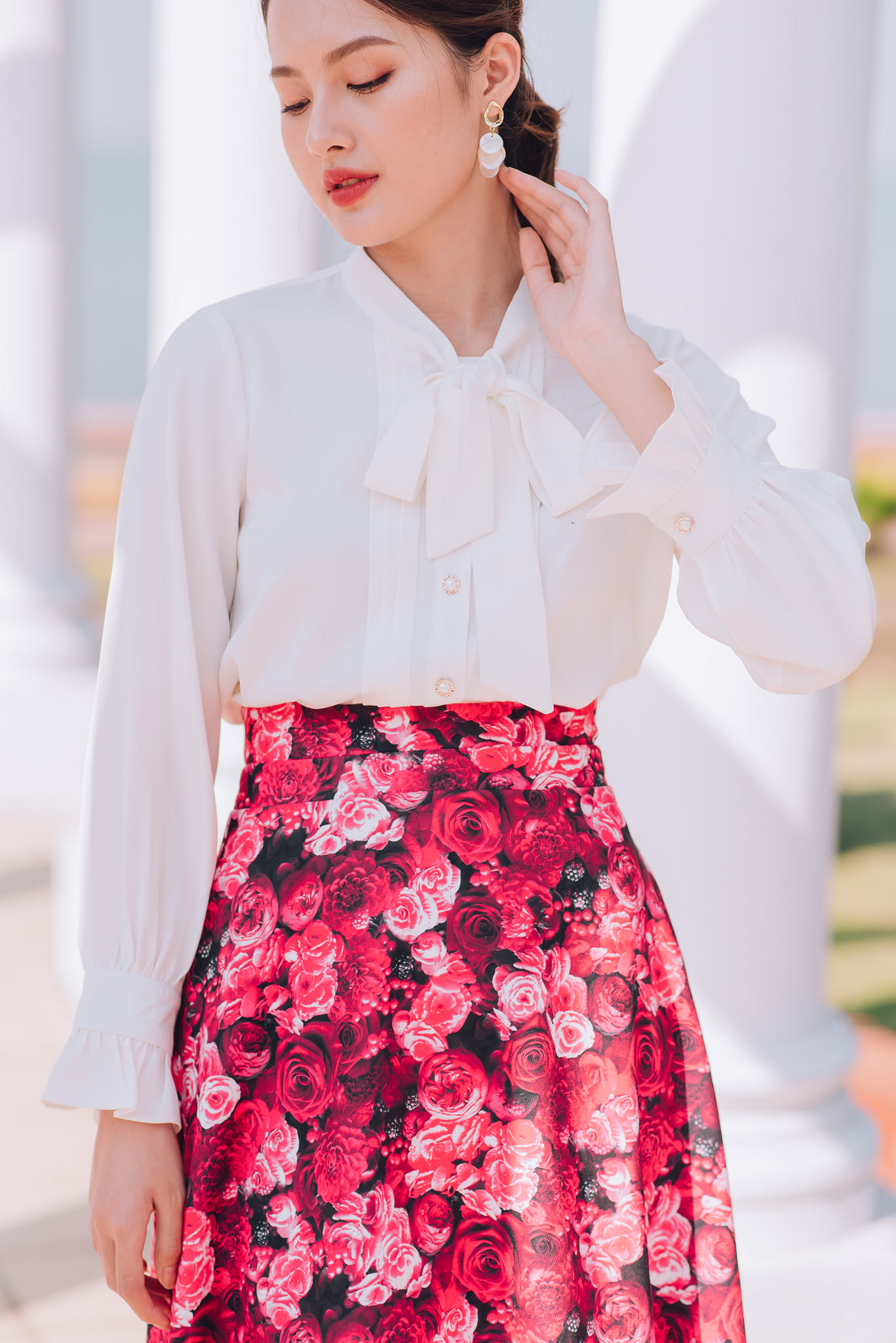 Áo so mi xếp ly thân trước tay bèo màu trắng - Jona Shirt