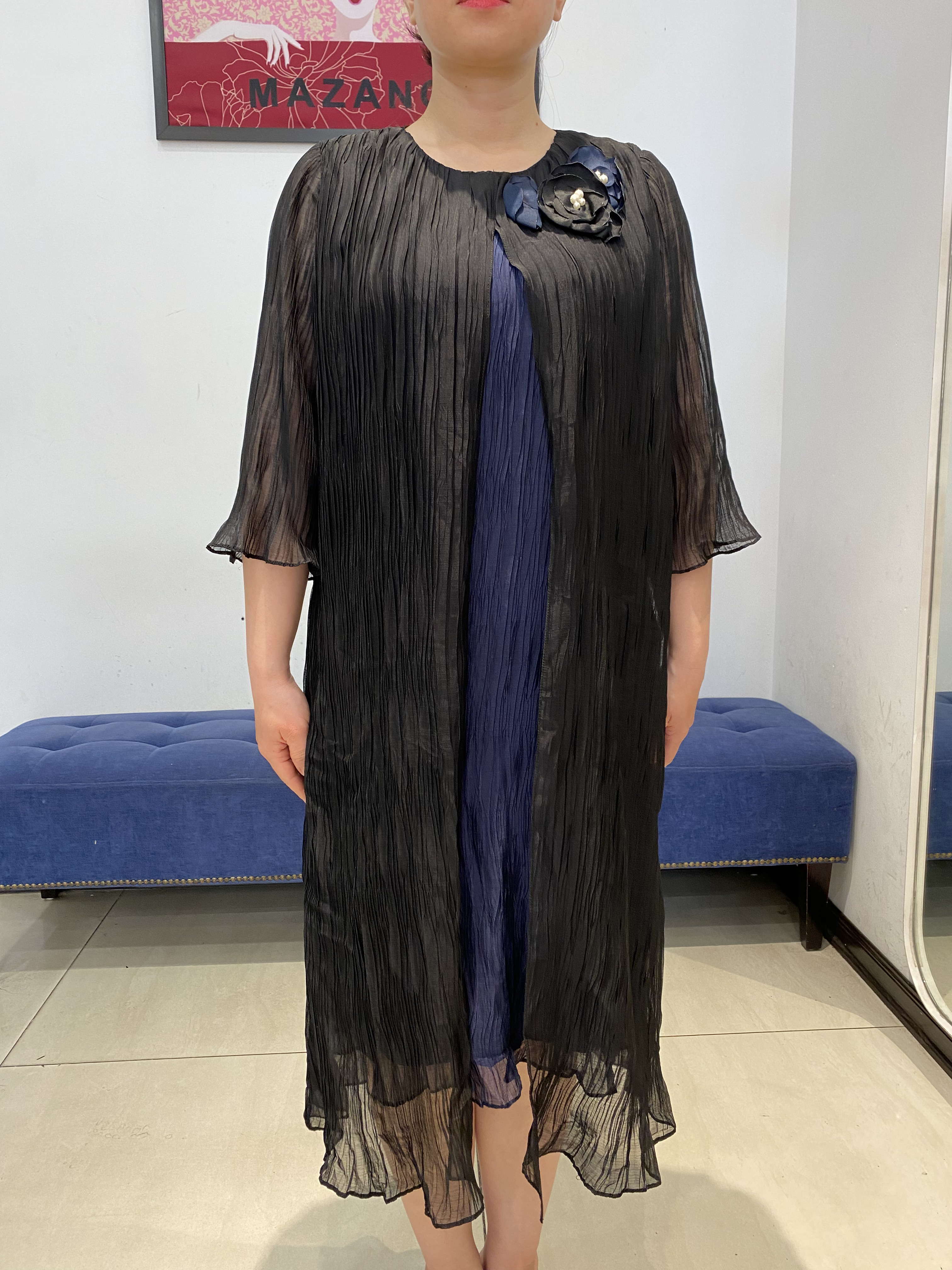 Váy phối tà cách điệu đính hoa