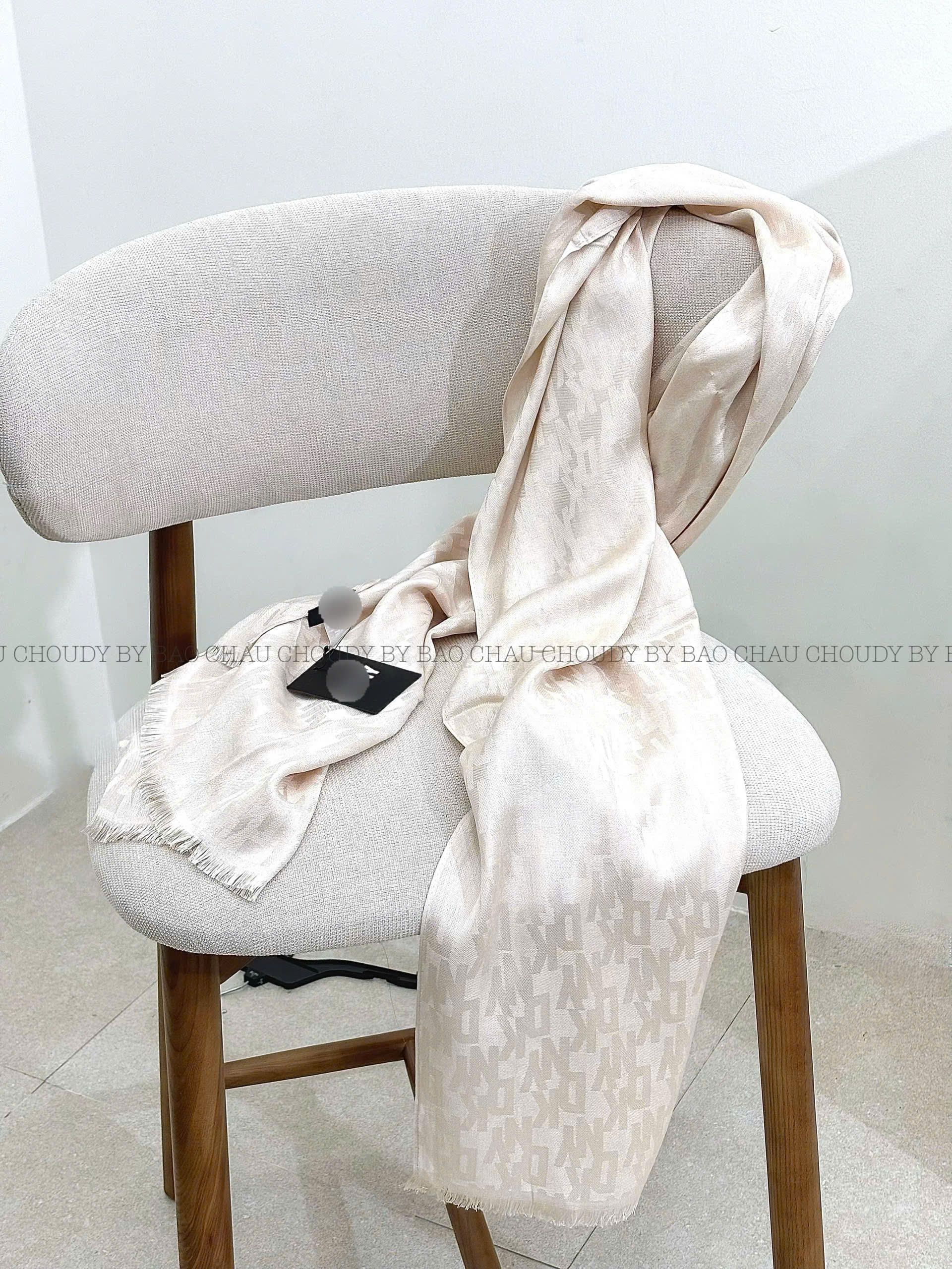 K97 KHĂN CHOÀNG KEM