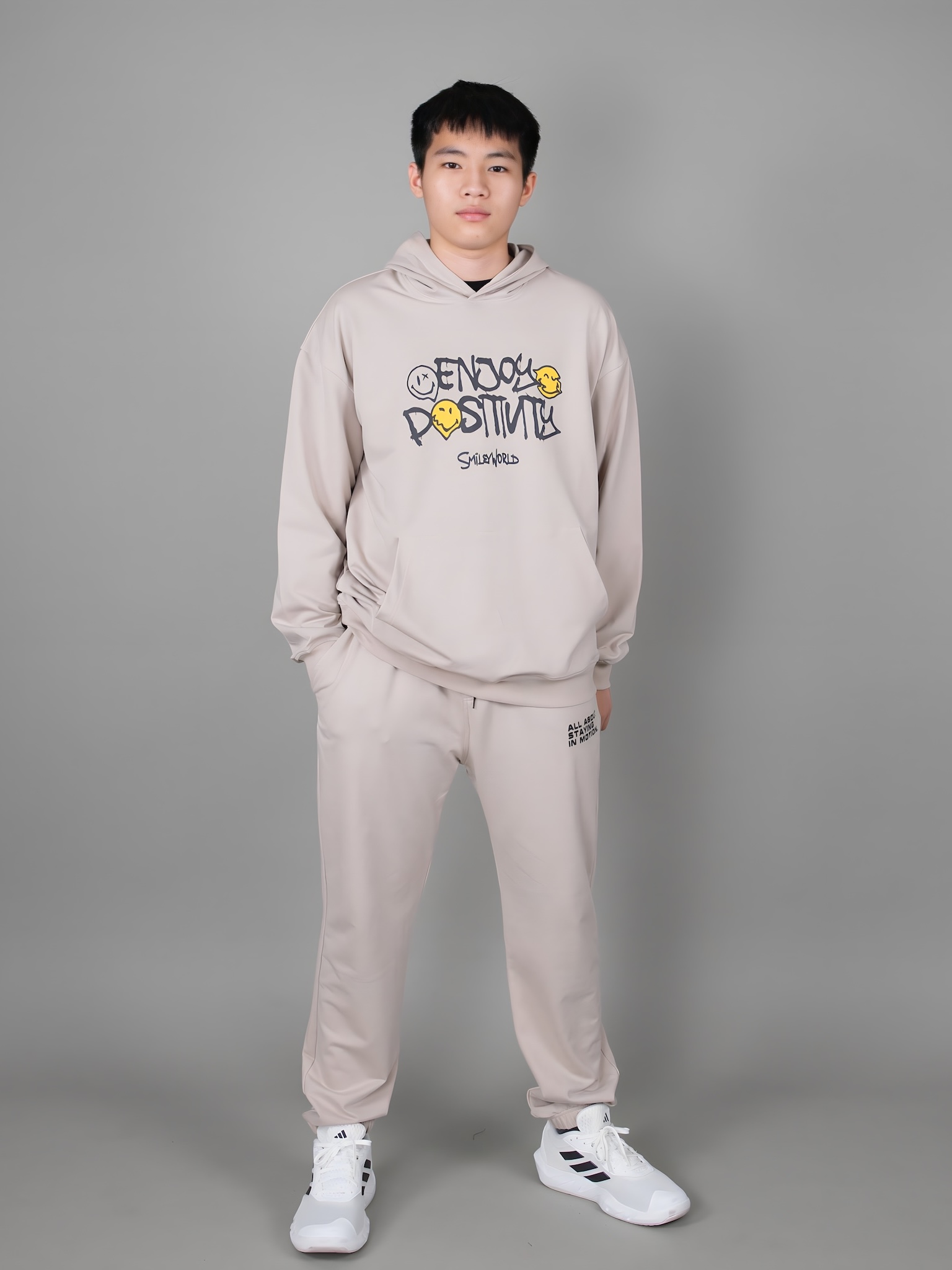 Áo nỉ hoodie bé trai màu be in chữ ngực_thumbnail_1