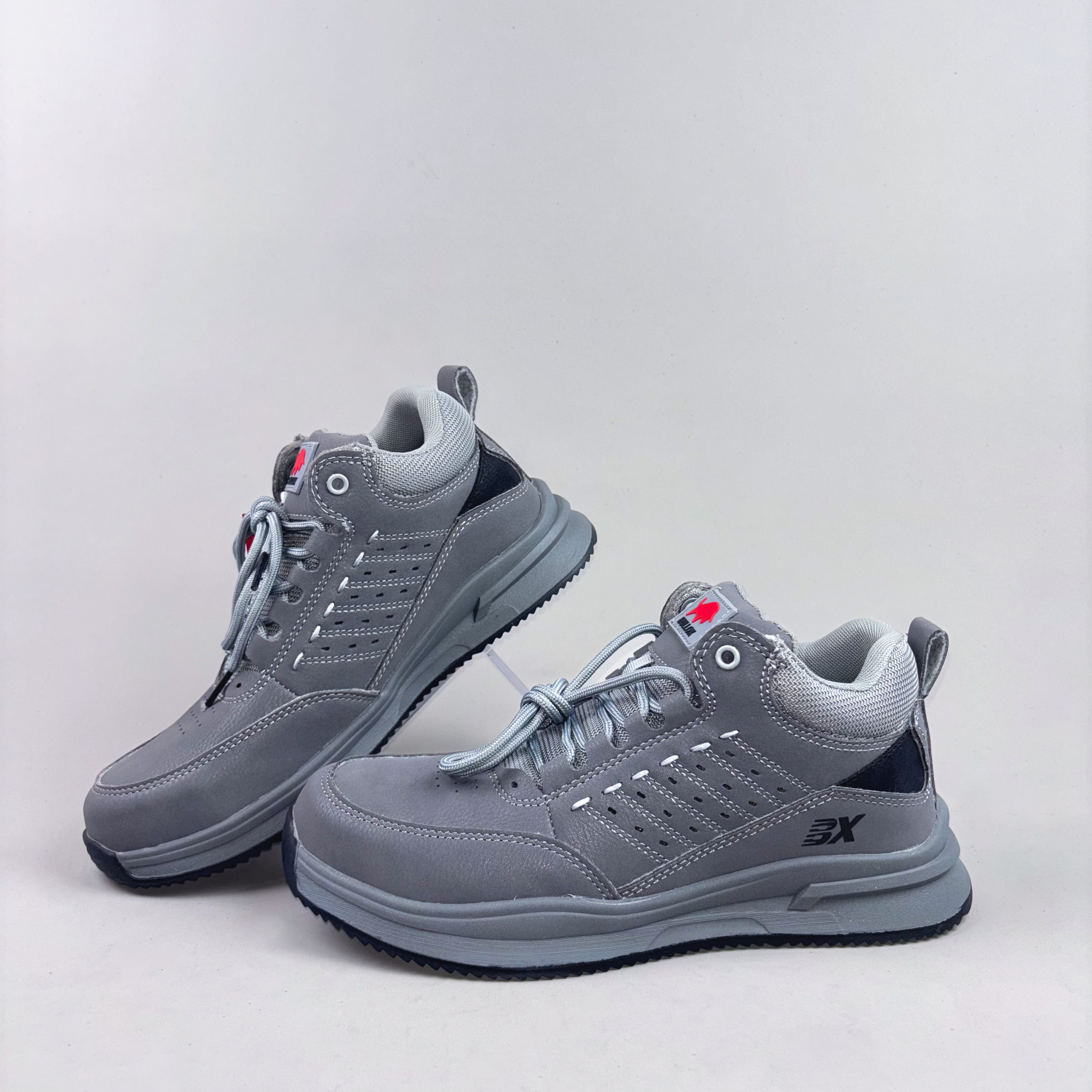 Valor Trek Safety Shoes_thumbnail_0