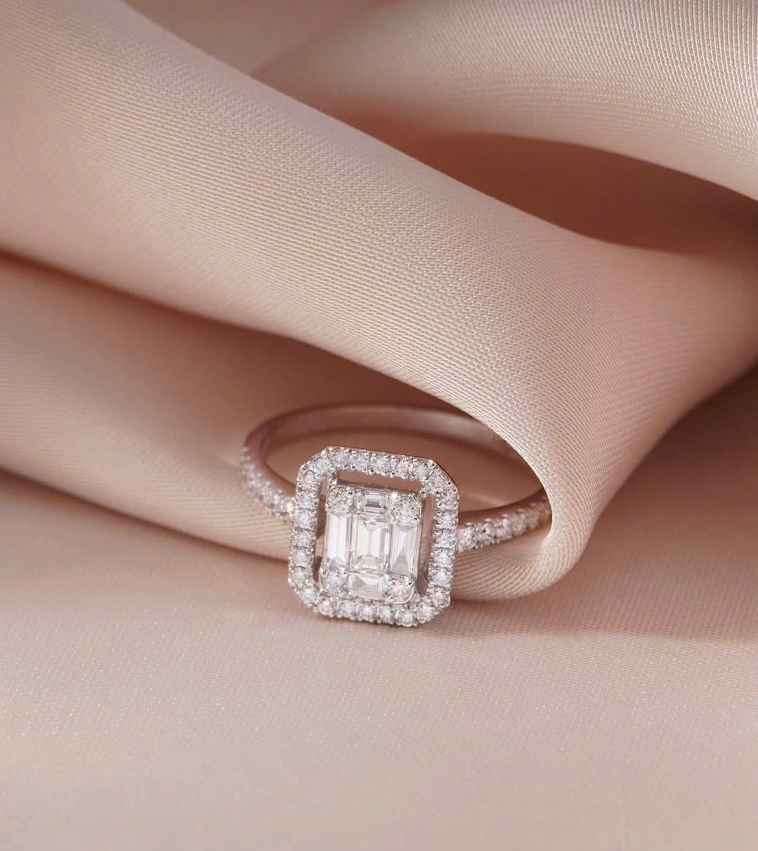 Nhẫn Kết Baguette