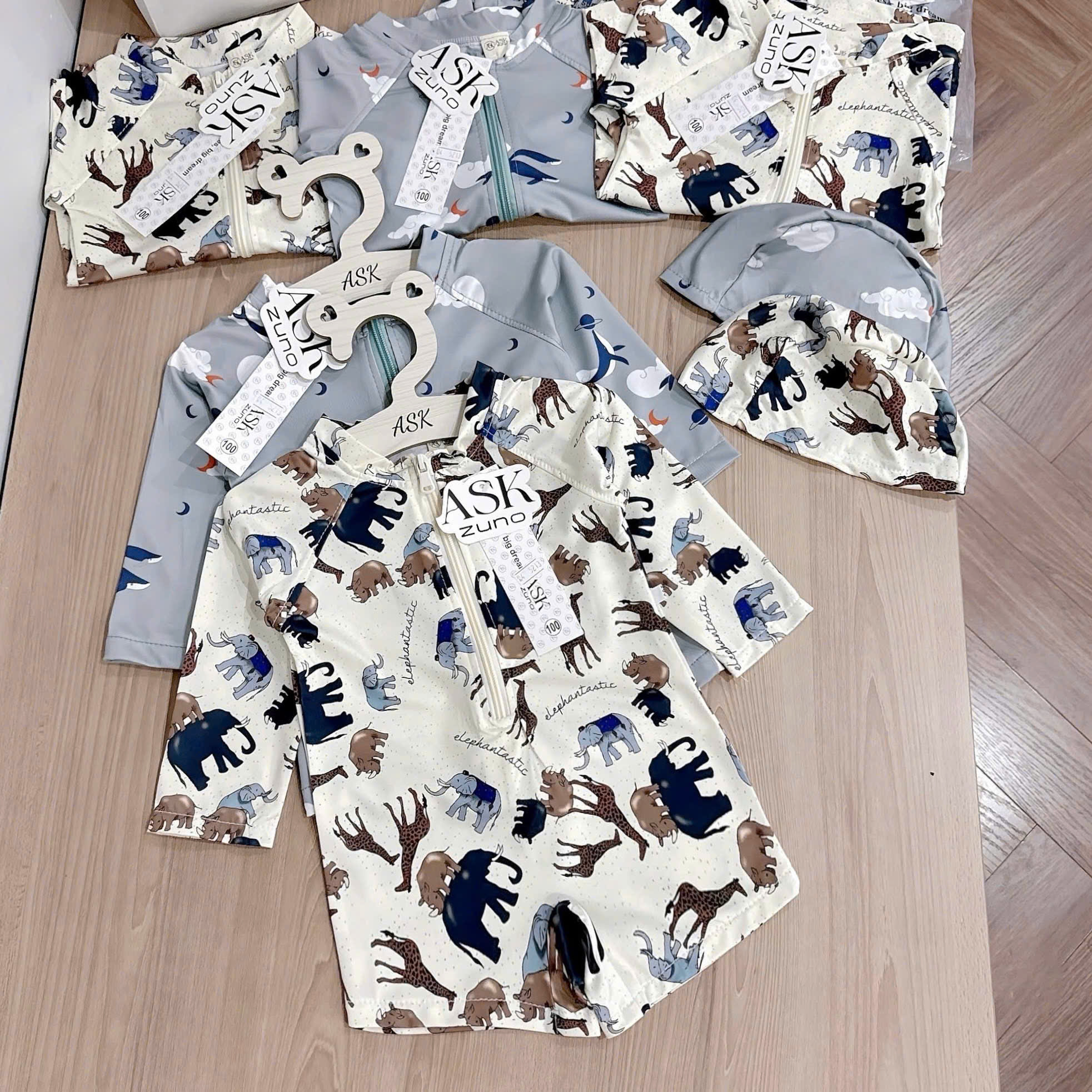 A70 BỘ ĐỒ BƠI KHOÁ KÉO KÈM MŨ- A207.3