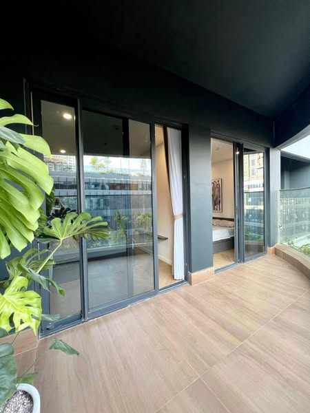 Bán căn hộ 𝟐𝐏𝐍 Toà West có Sân vườn