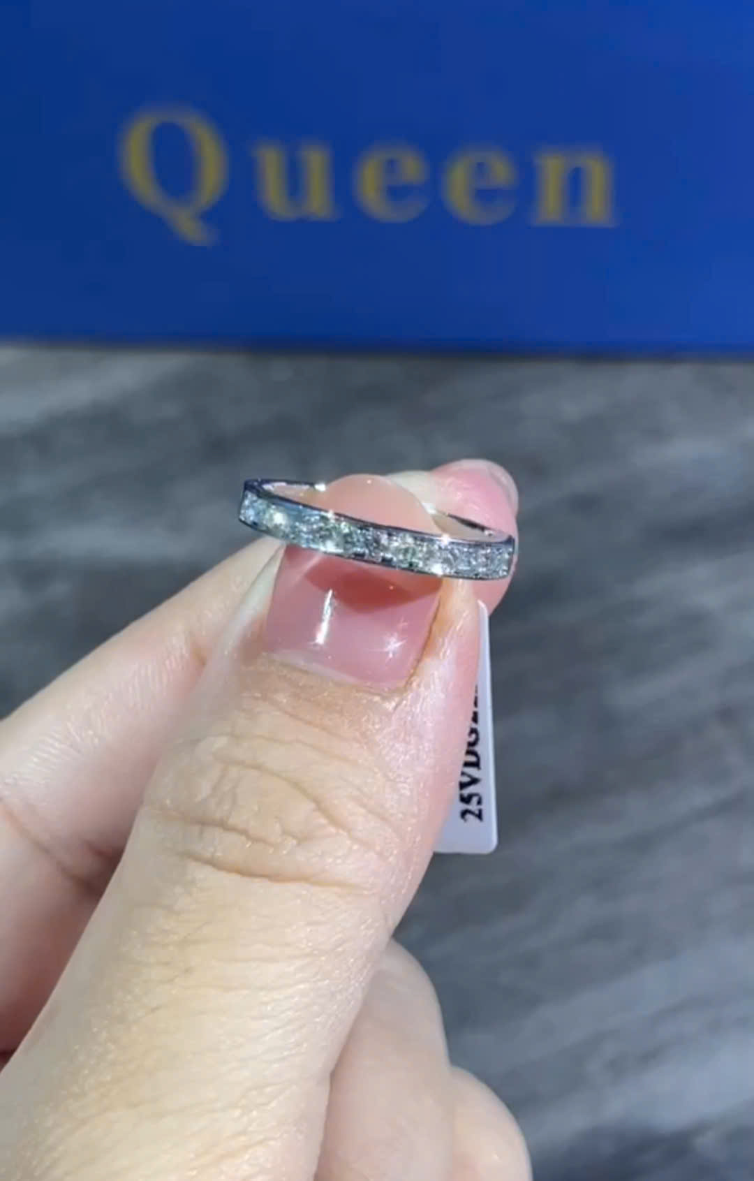 Nhẫn Kết 13 Viên 1.8Ly