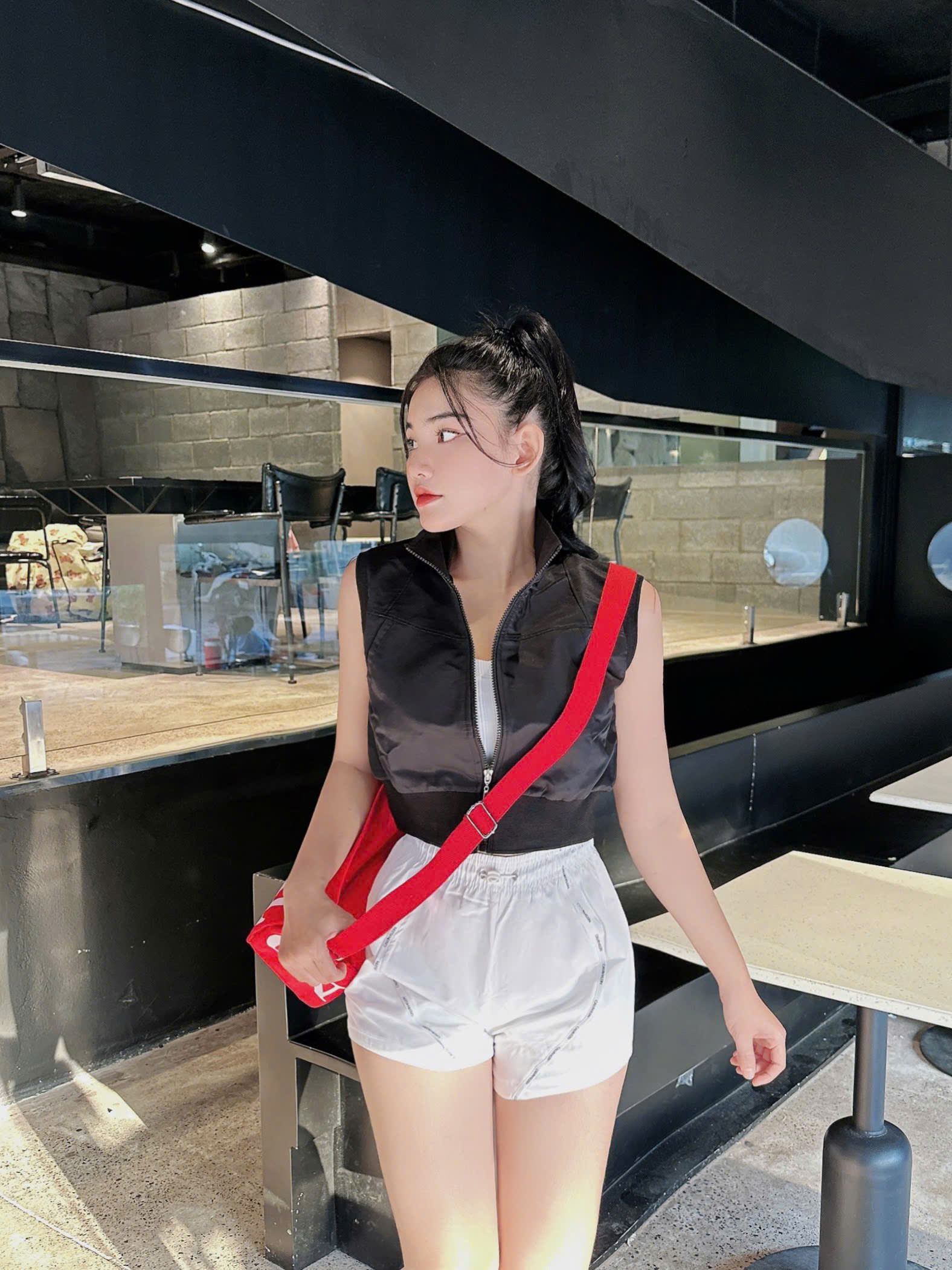 Áo Tank Thể Thao Mặc Ngoài Dáng Gile Khoá Trước