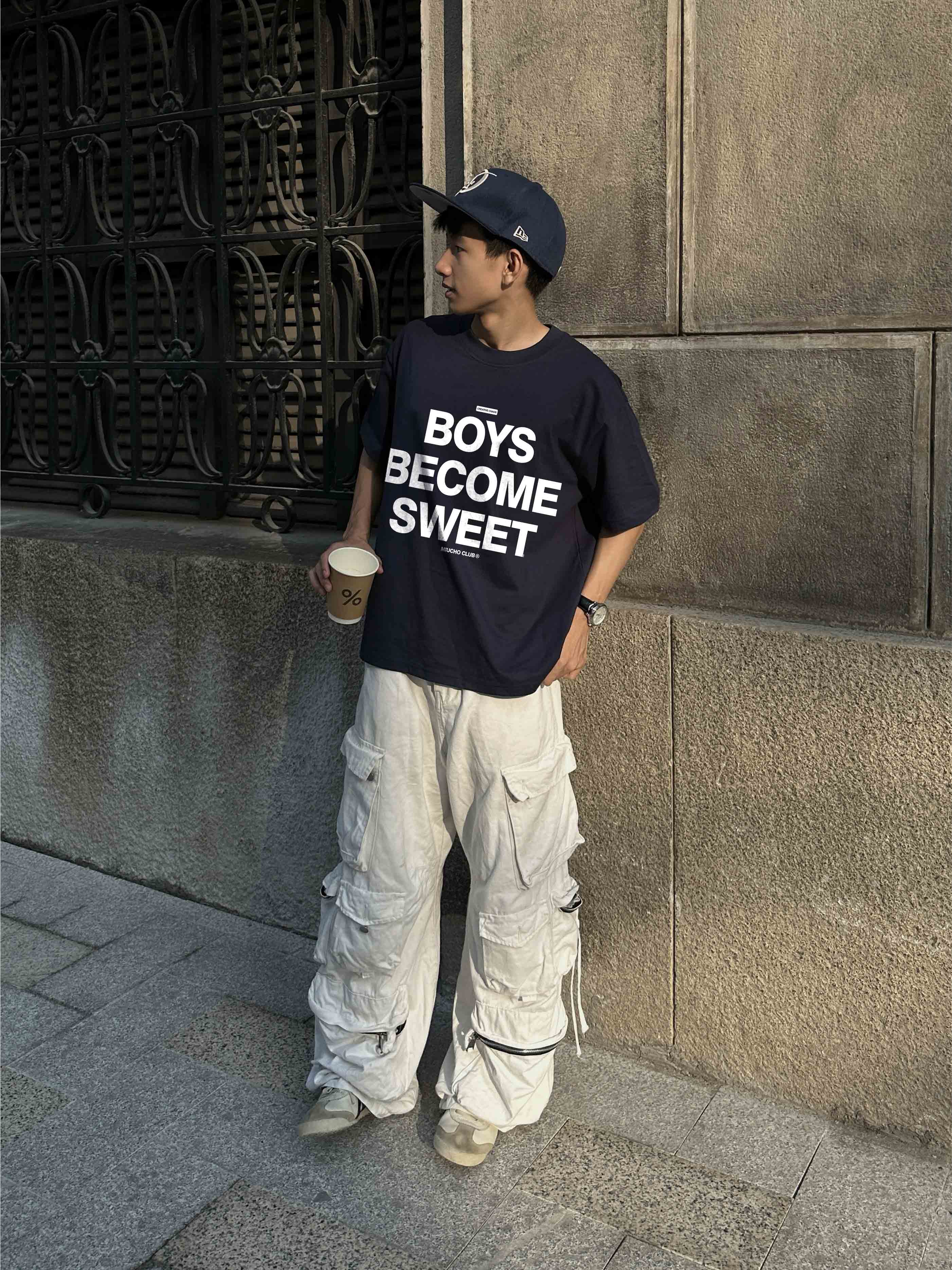 Áo phông boxy Boys Become Sweet 2339 Miucho Club chất vải cotton 2 chiều cao cấp in basic_thumbnail_4