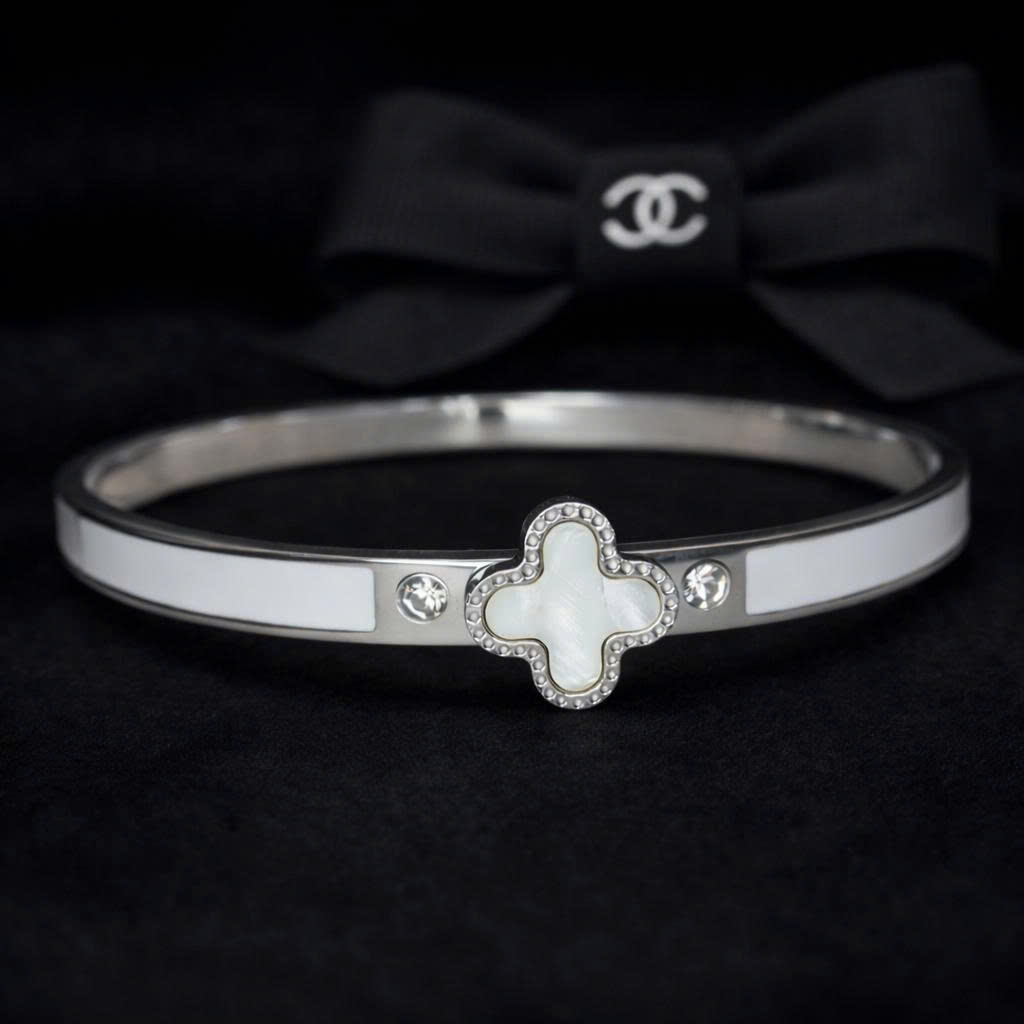 Vòng tay cuff vancleef trắng