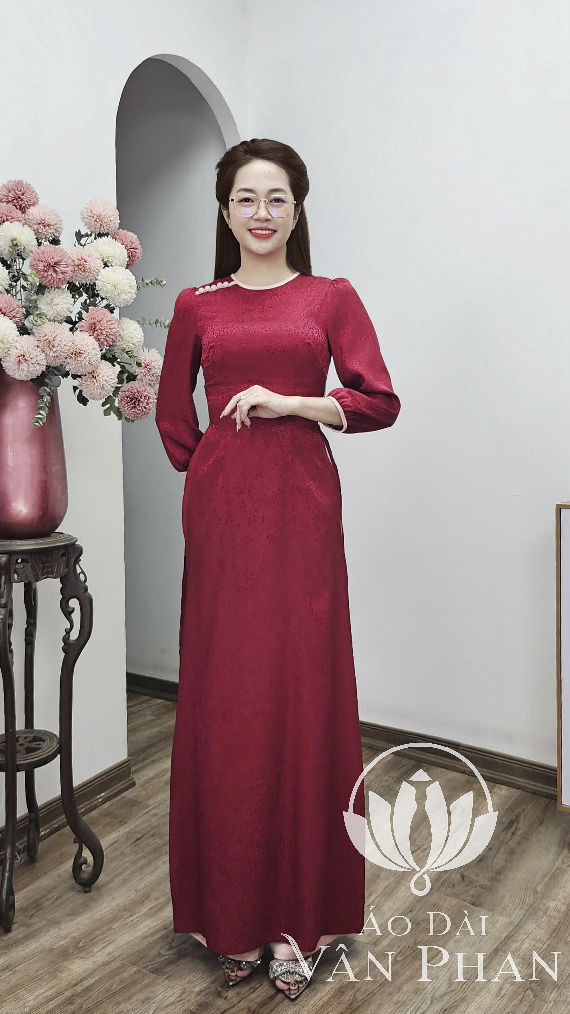 A3071 áo dài cổ khít tay bồng gấm hoa gió đỏ đô viền Hồng_thumbnail_2