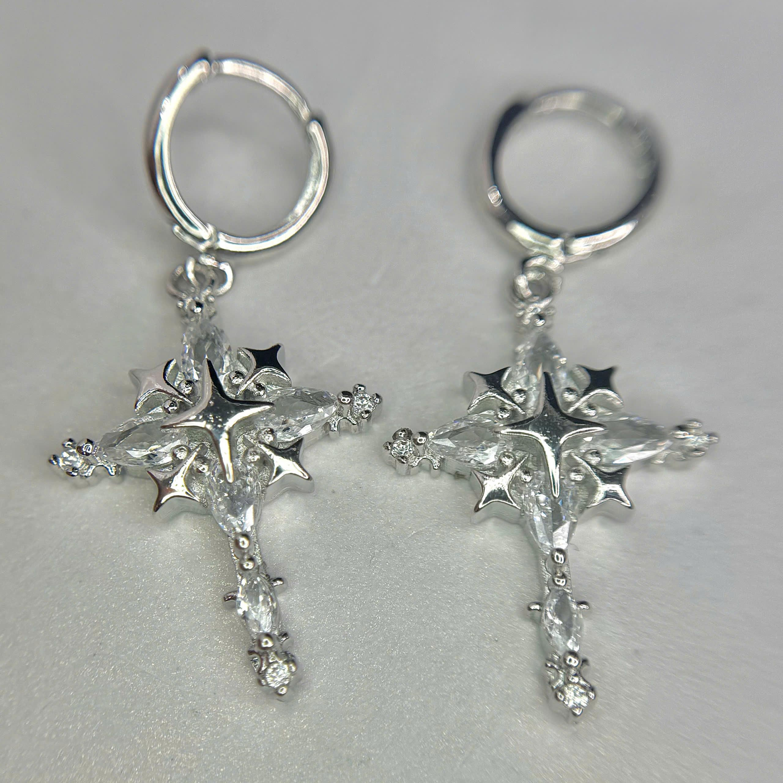 Khuyên vòng cặp hợp kim nhiều sao 4 cánh đá trắng_thumbnail_3