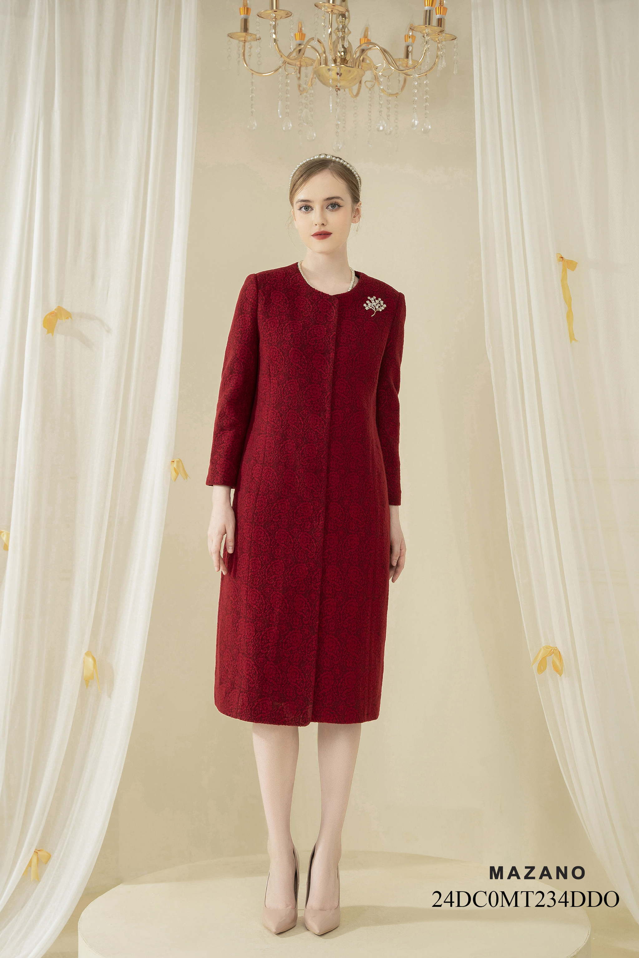 Áo dạ măng tô Suông Vải dạ lông cừu Đính hoa thủ công Cổ tròn Dài dưới eo