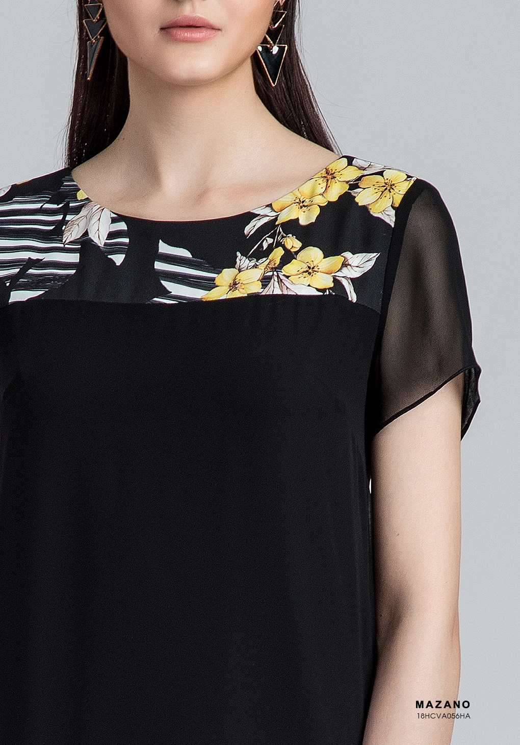 Váy đen phối hoa cách điệu_thumbnail_4