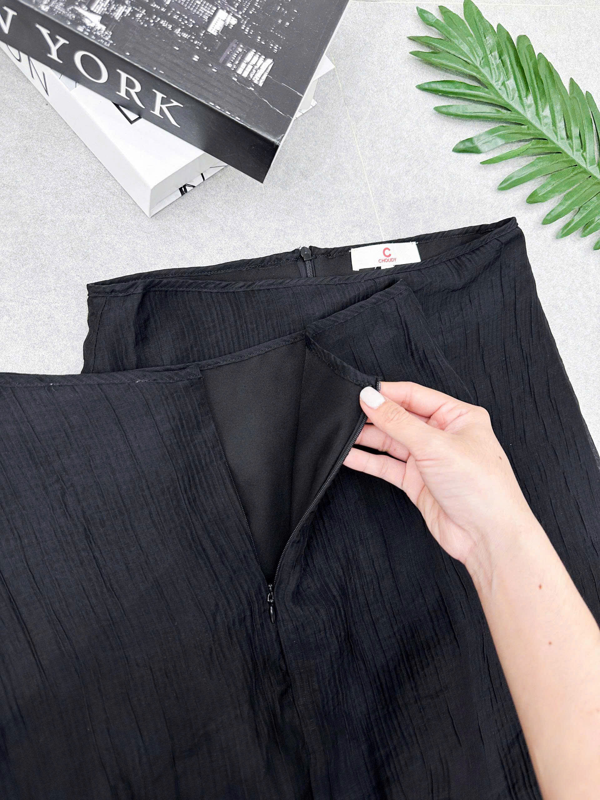 U335 CHÂN VÁY ĐEN_thumbnail_4