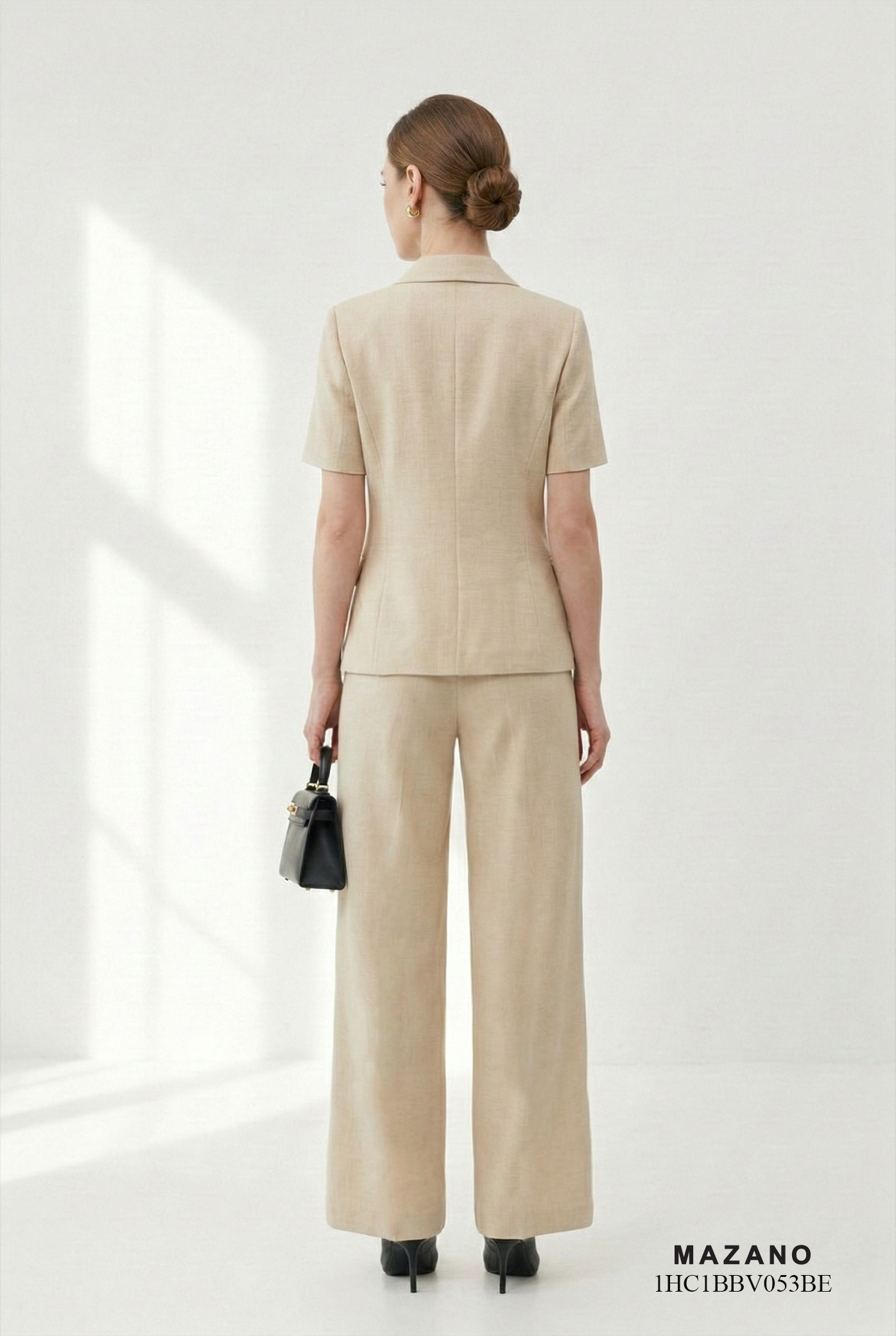 Bộ vest áo và quần vải linen màu be cổ vest cách điệu tay ngắn thiết kế MAZANO_thumbnail_4