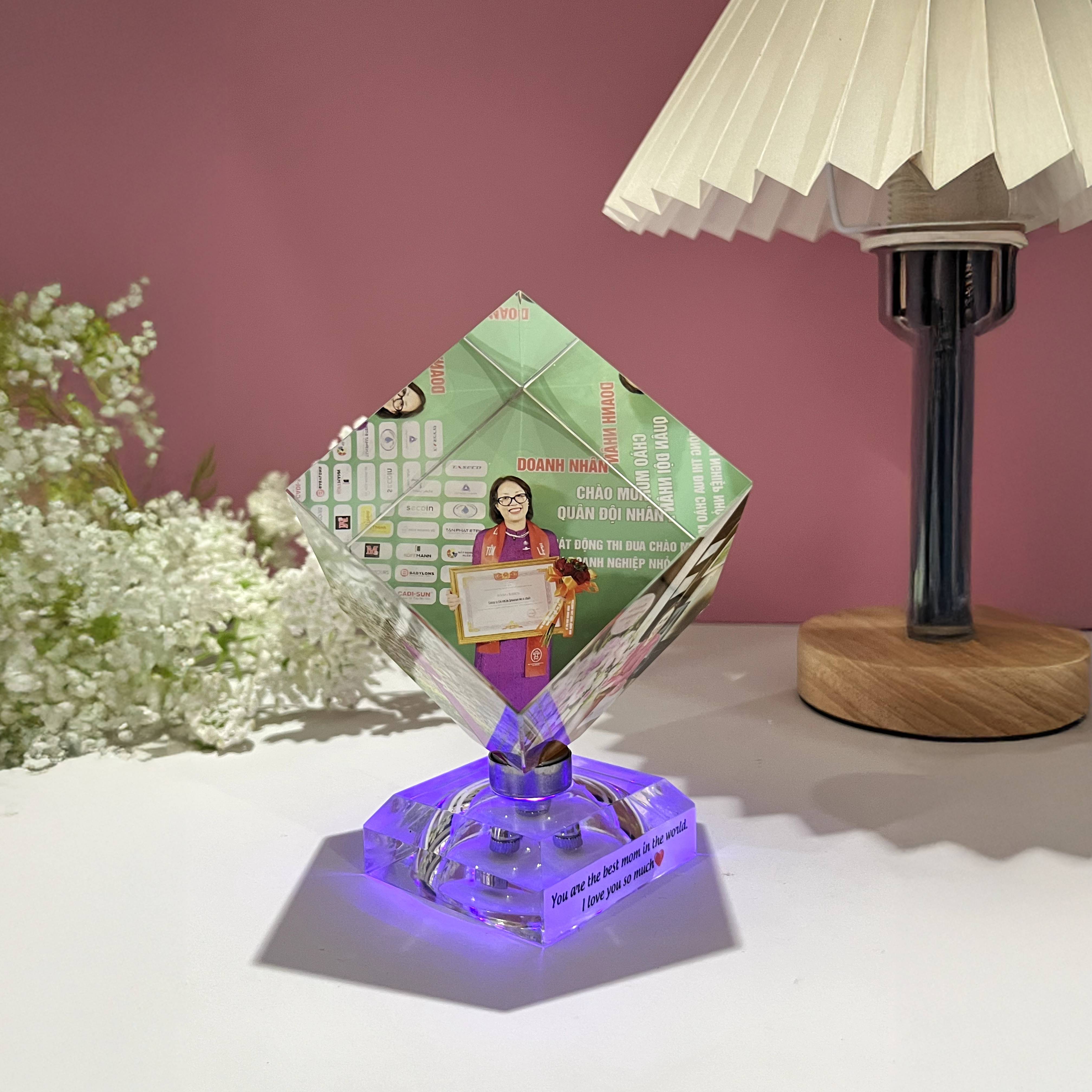Quà 20/10 sang trọng – Pha lê lập phương in ảnh cá nhân hóa, món quà ý nghĩa dành tặng cô giáo, mẹ, vợ, bạn gái_thumbnail_9