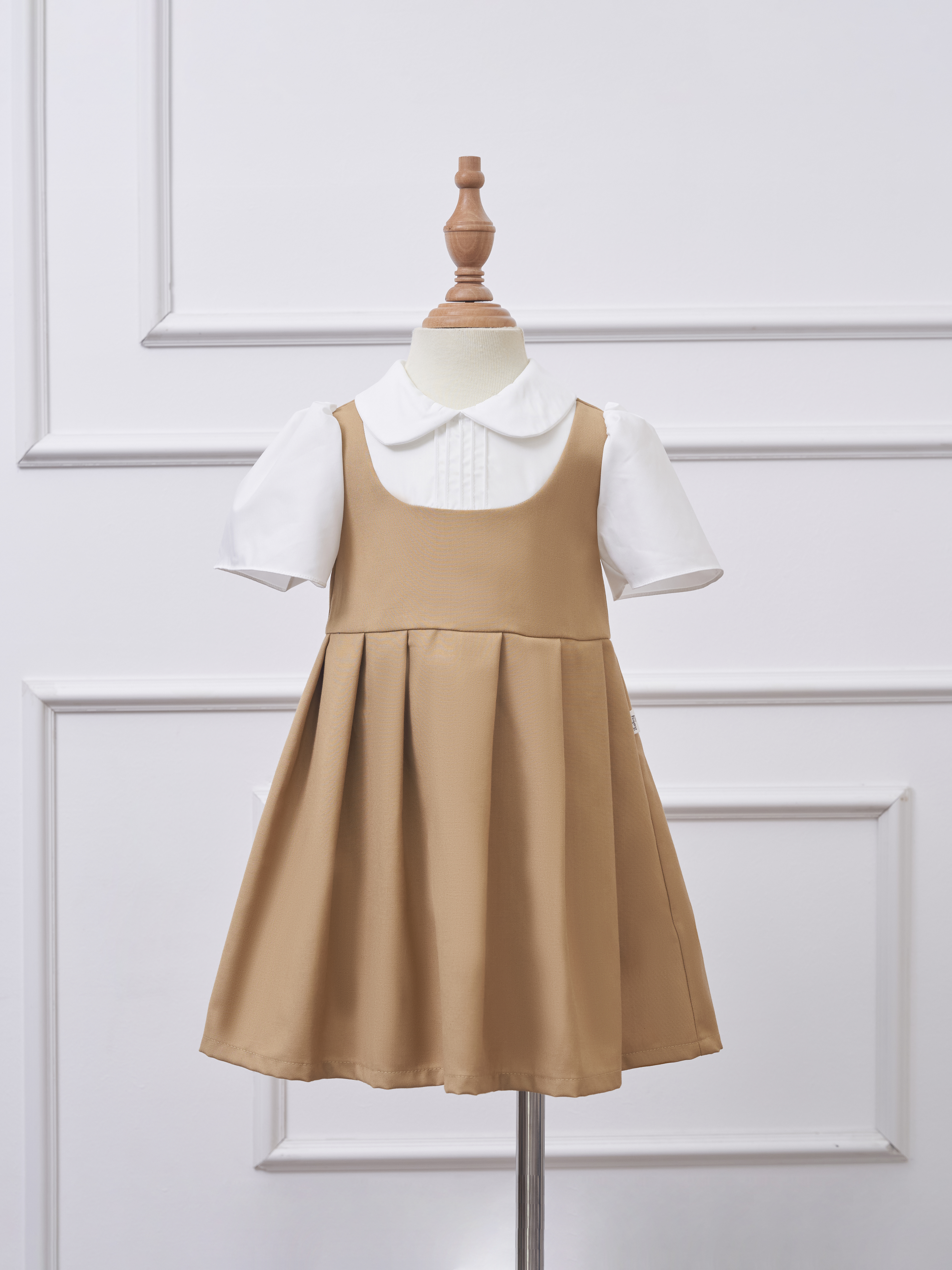 Váy cổ sen xếp ly tay cộc