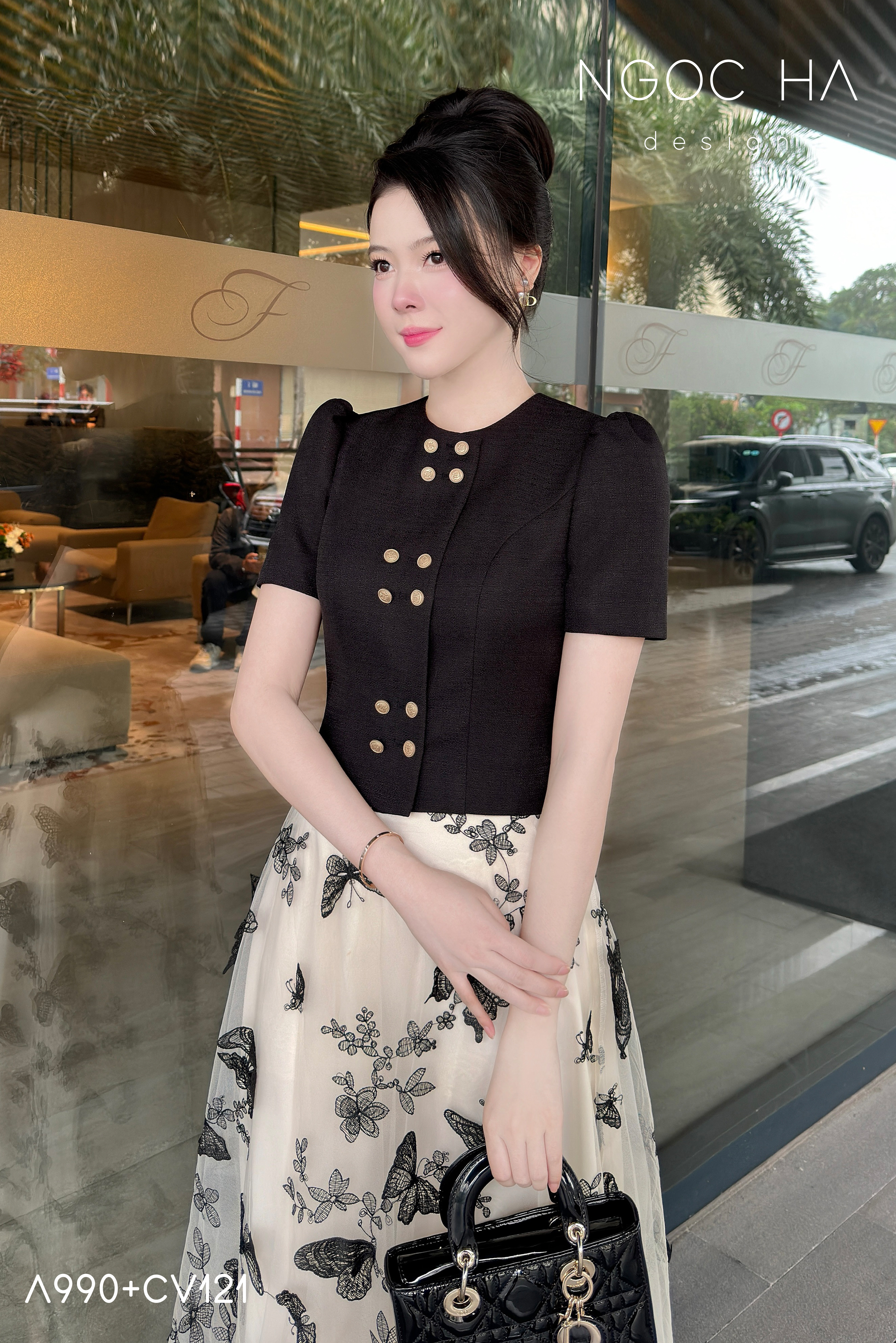 Bella Set_ Áo Vest Dáng Lửng Cúc Đồng, Chân Váy Họa Tiết Bướm A990+CV121_thumbnail_4