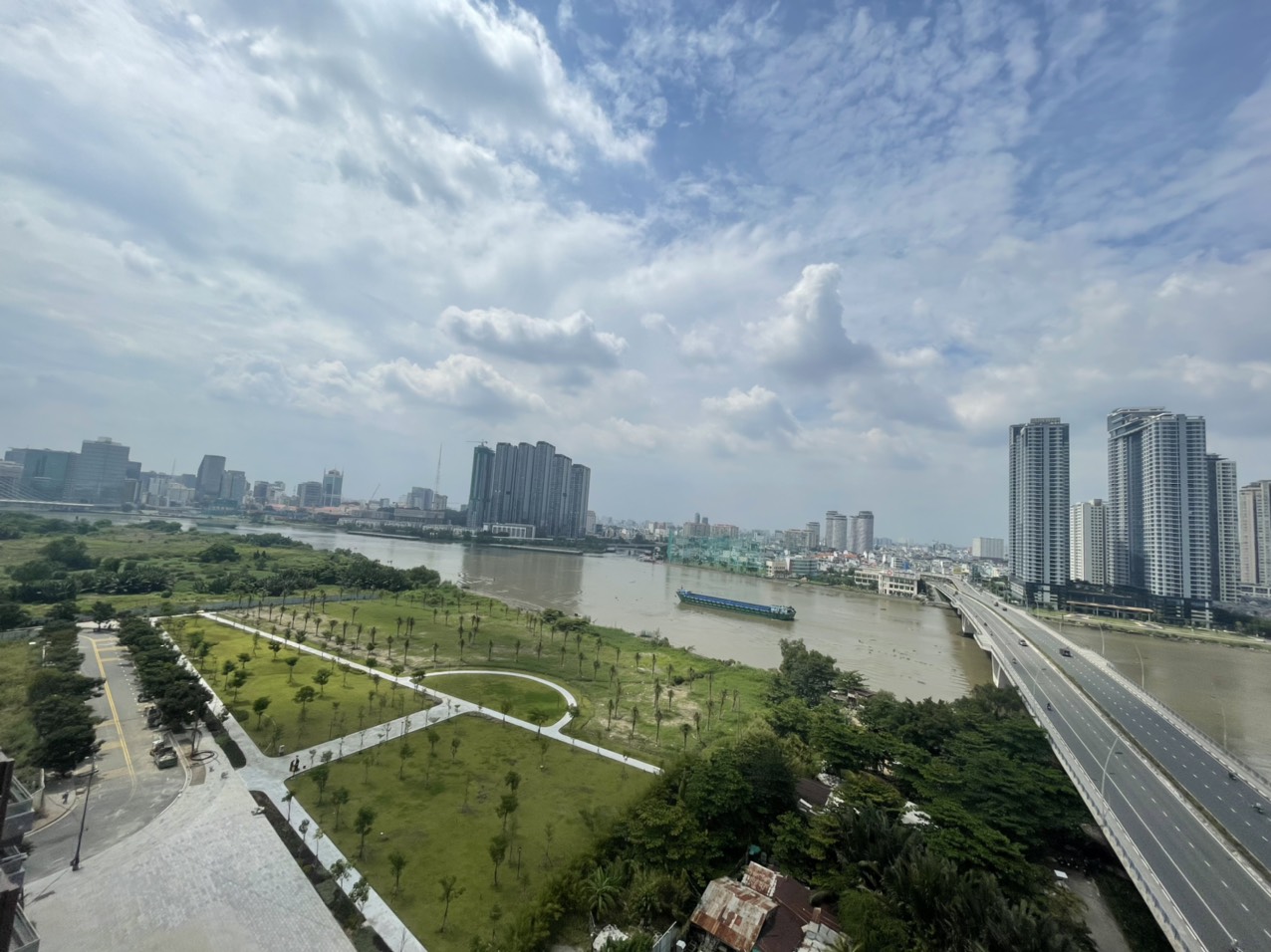 Bán siêu phẩm 4PN 202m2 tầng cao, view trực diện sông_thumbnail_4