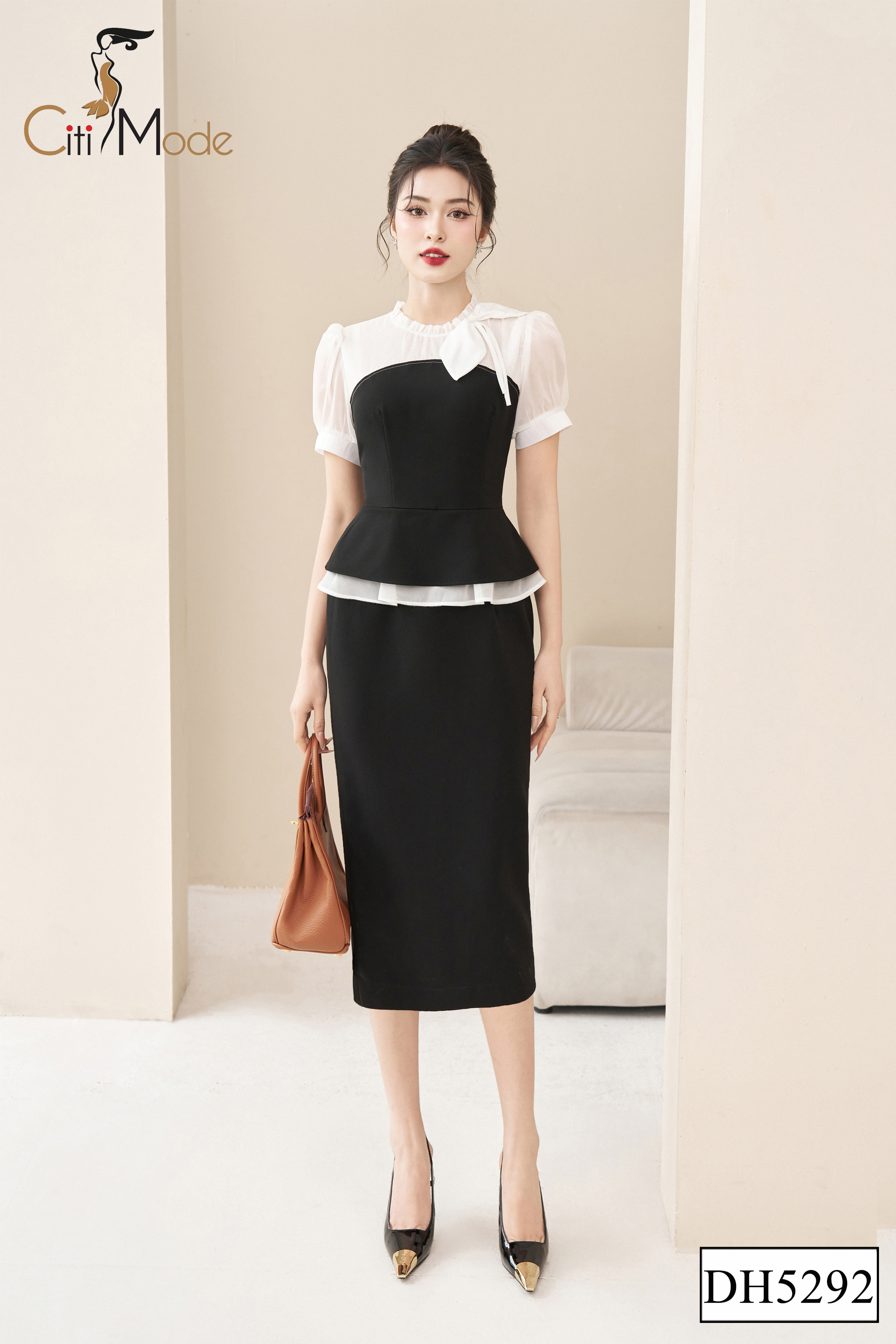 Đầm ôm peplum đen phối trắng đính hoa_thumbnail_3