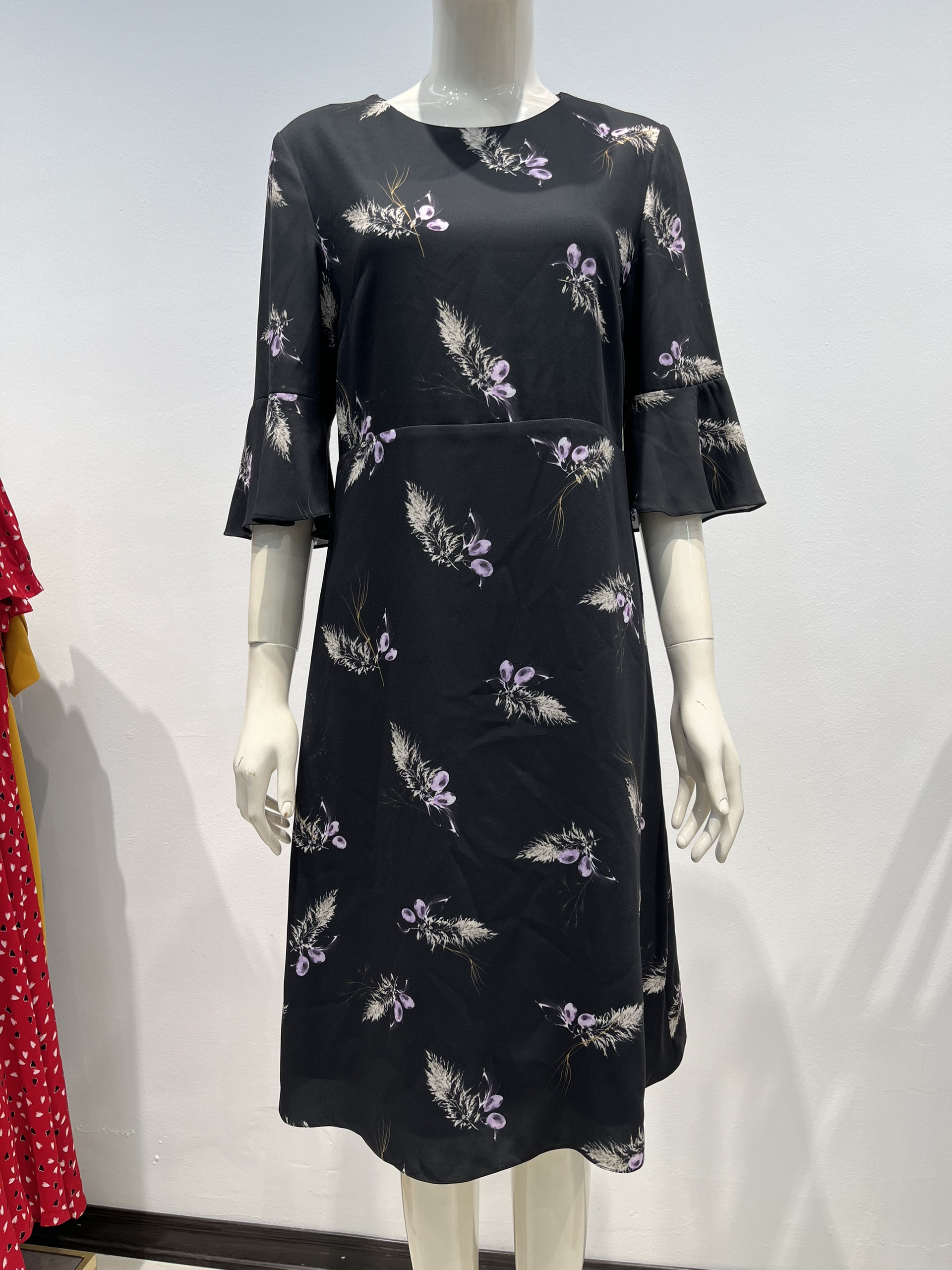 Váy hoa xòe tay loe