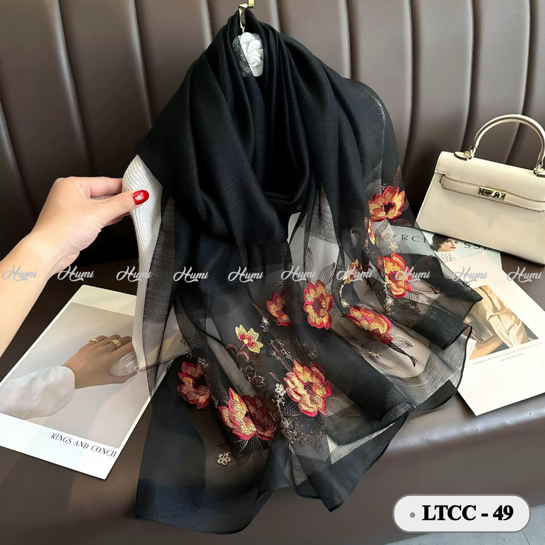 KHĂN TƠ THÊU HOA SEN (LTCC-49 Đen)