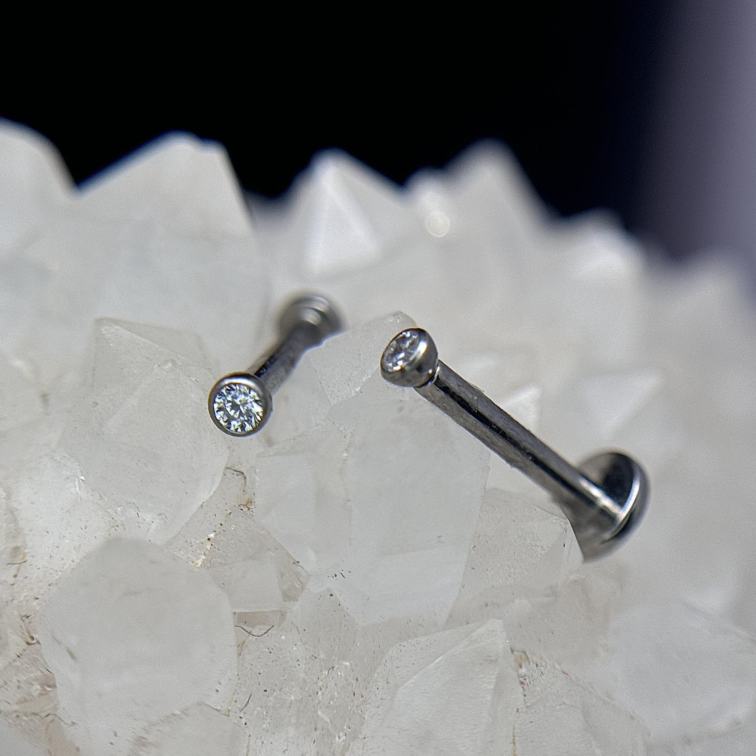 khuyên kiểu titan kim cương đít dẹt dán size 2 dài 8