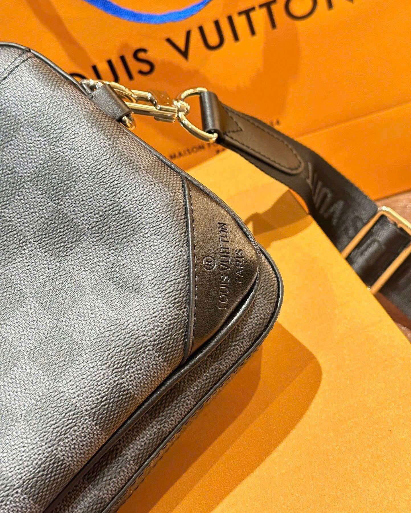 Túi nam đeo chéo Trio Messenger Bag _thumbnail_4