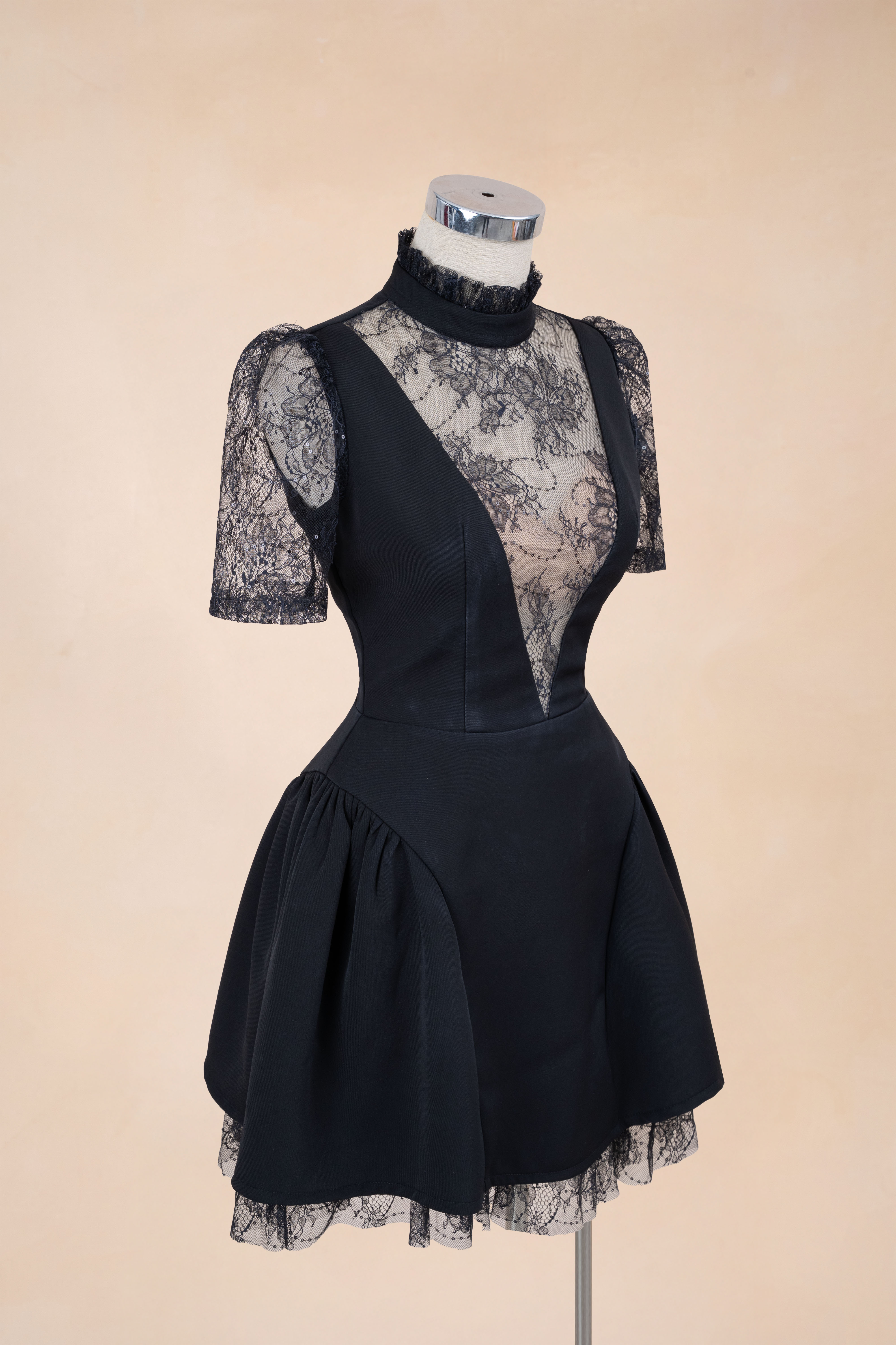 Đầm Xoè Cổ Cao Phối Ren_thumbnail_3