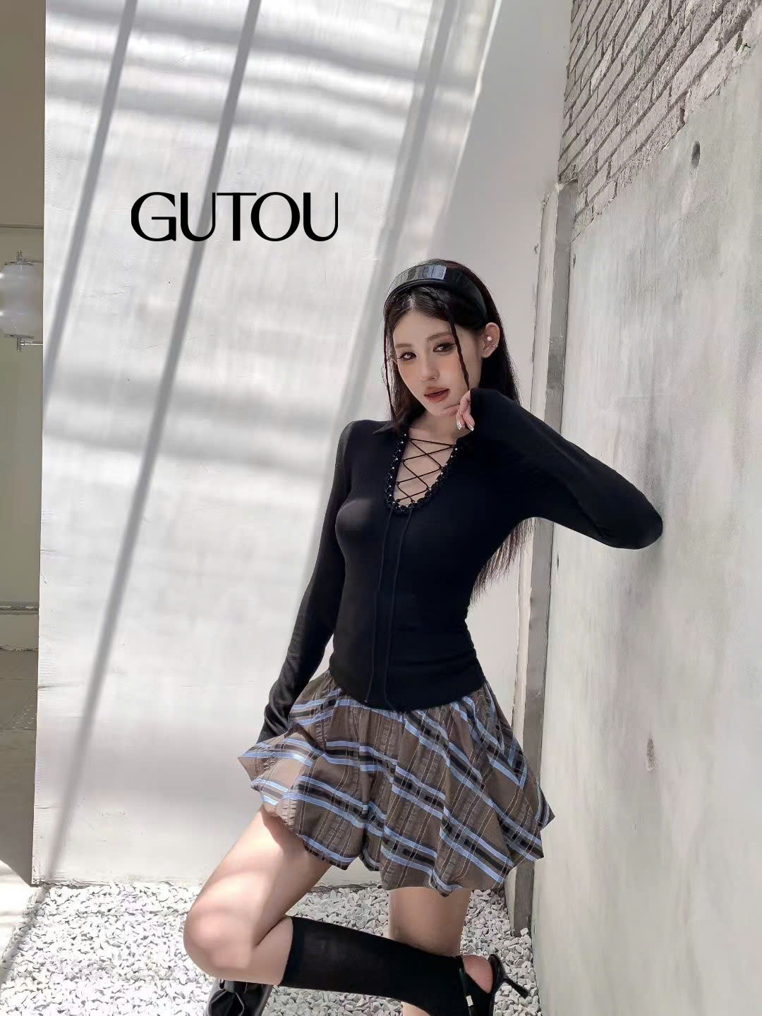 [GUTOU] Áo Thun Tay Dài Cổ V Đan Dây Đính Đá_thumbnail_10