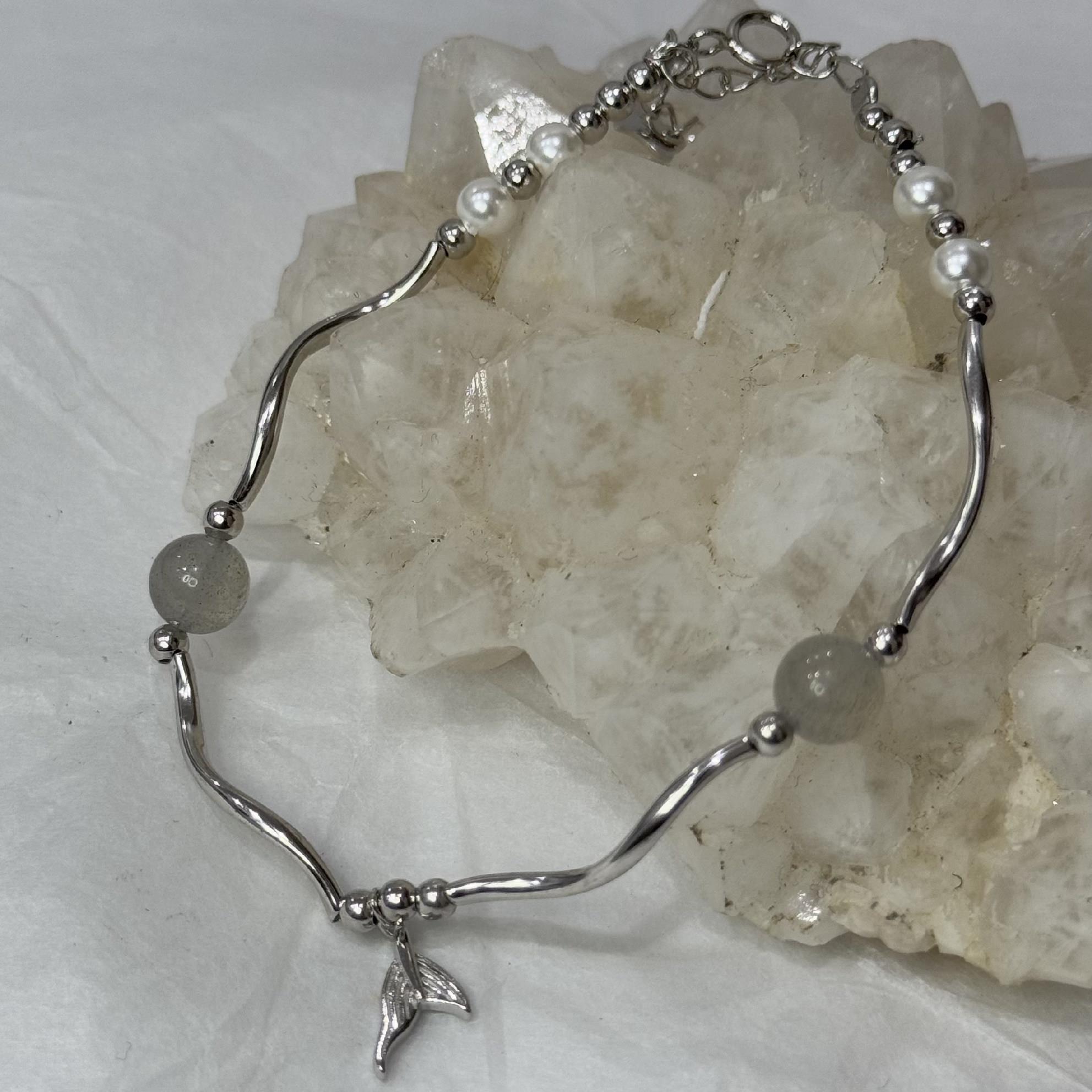 vòng tay bạc 935 moonstone charm đuôi cá
