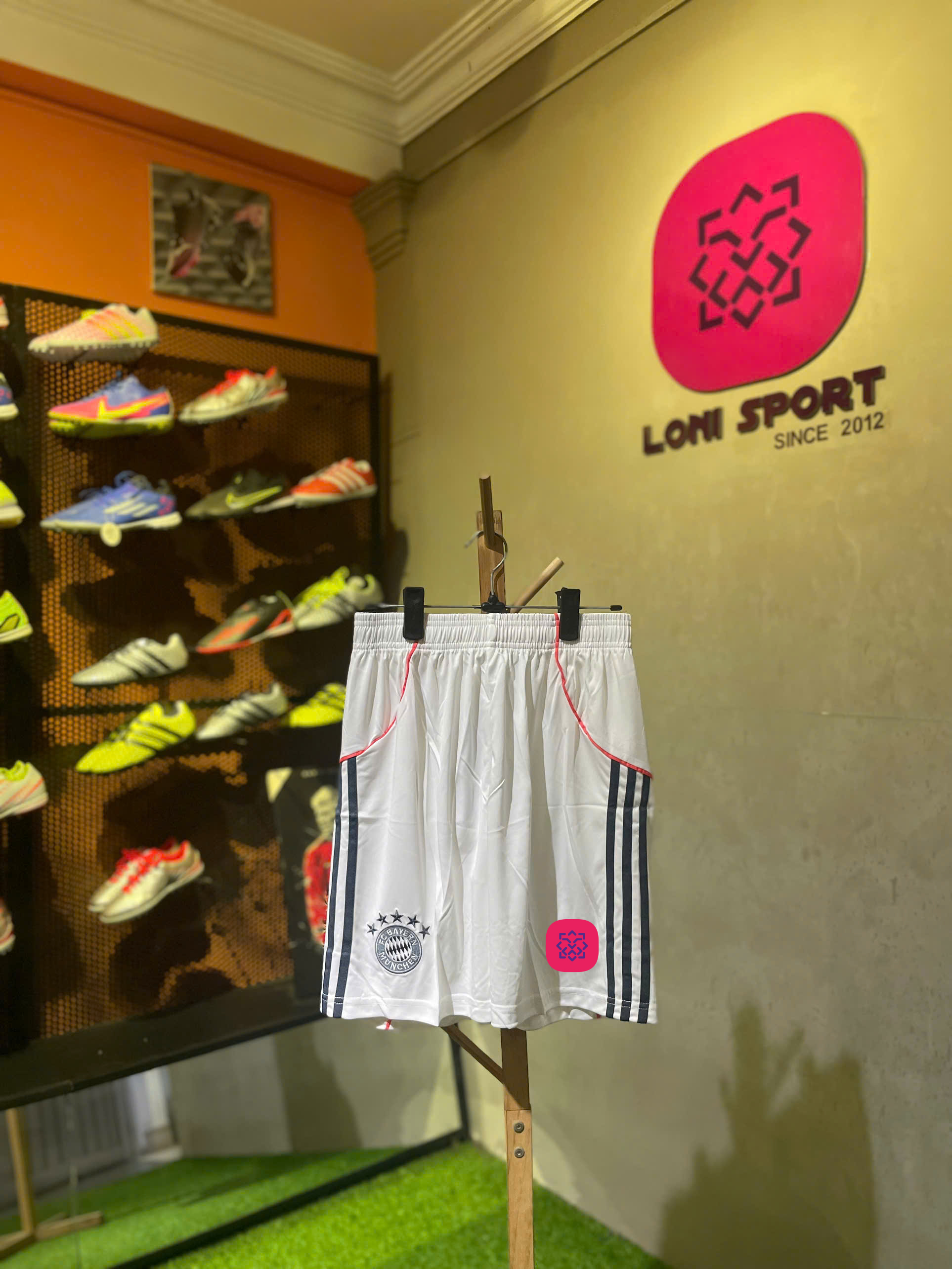 Quần Bayern Munich sân khách trắng kem mùa giải 25/26 FAN