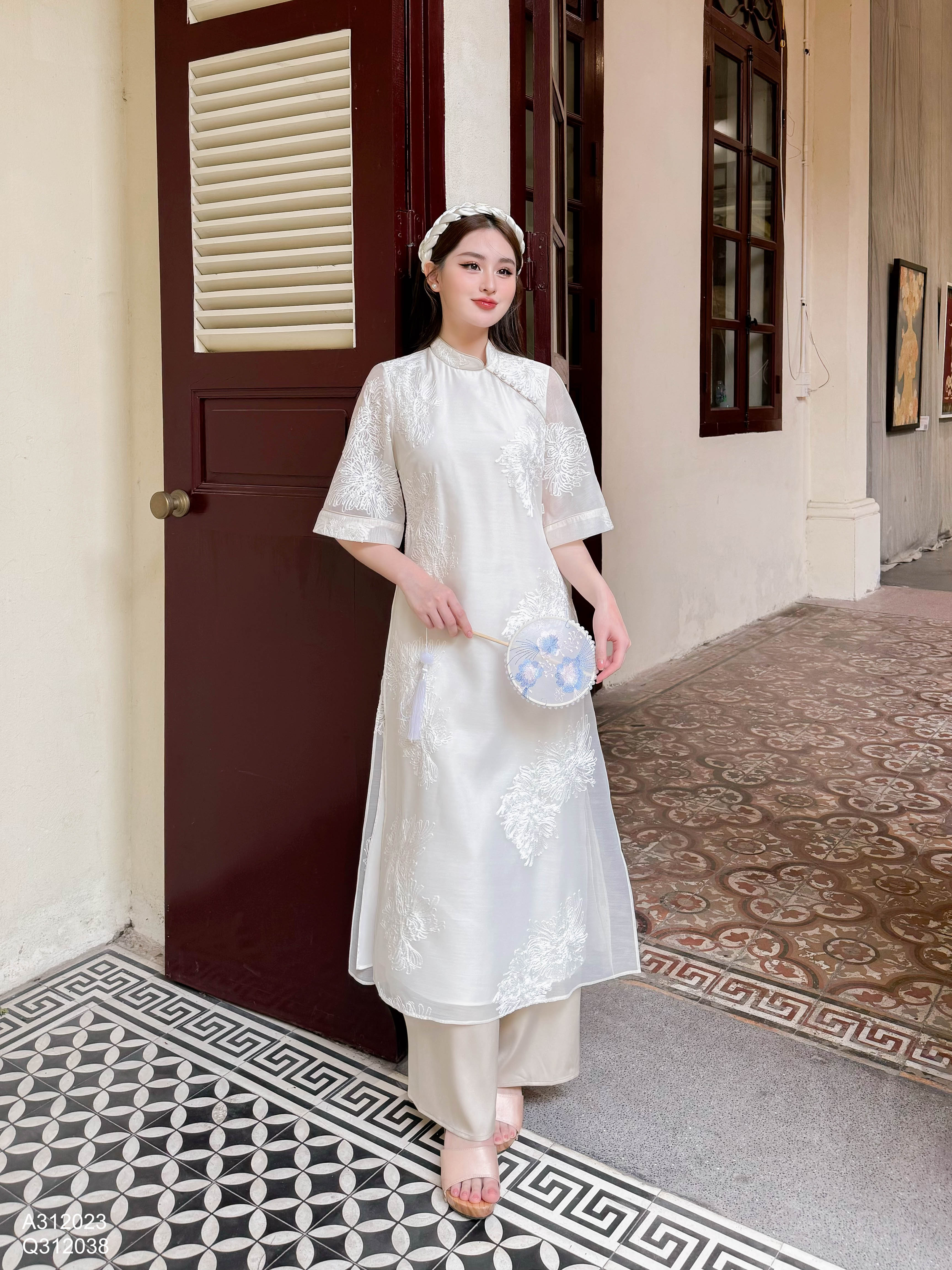 Áo dài tơ thêu hoa_thumbnail_4