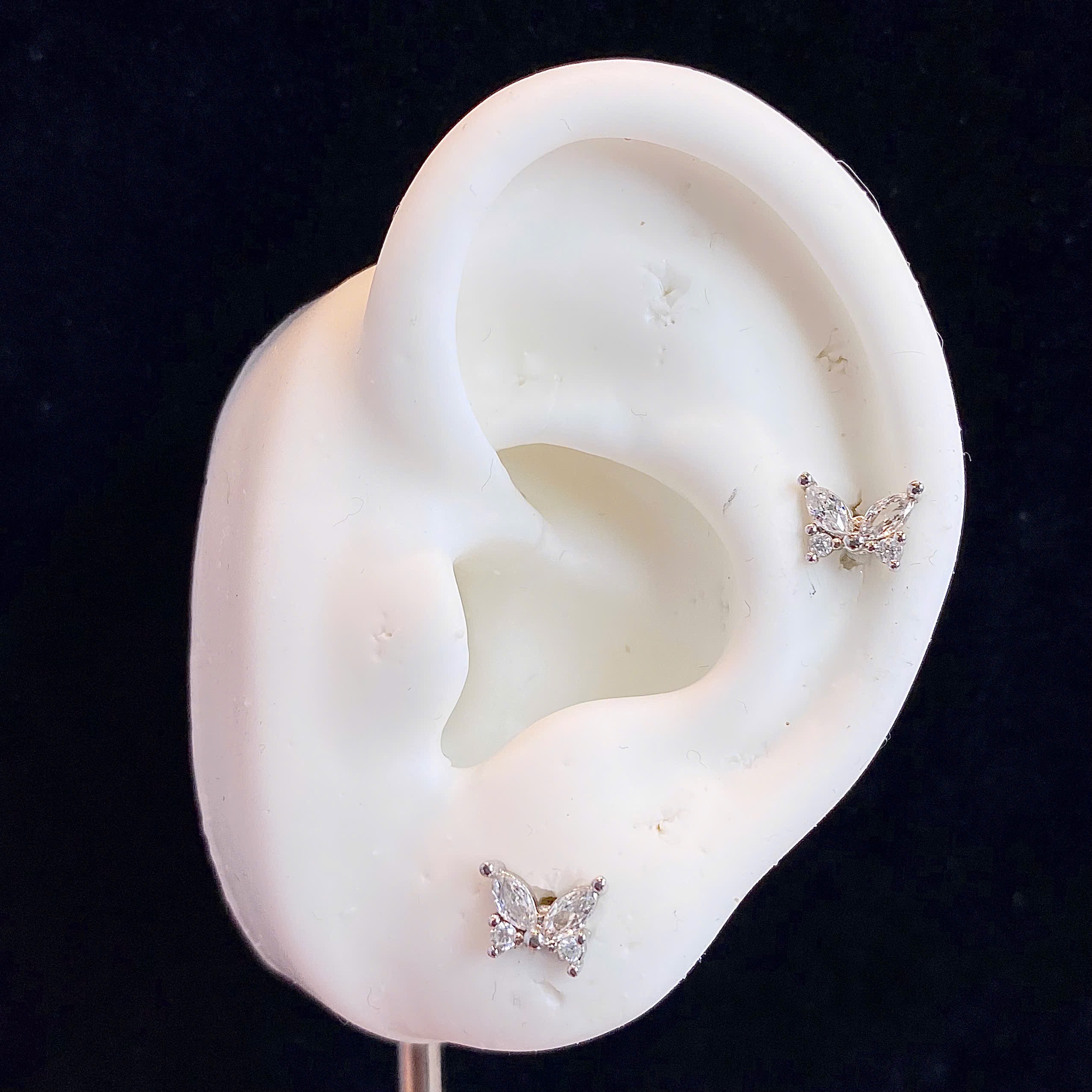 Khuyên kiểu bướm trắng dẹt_thumbnail_2