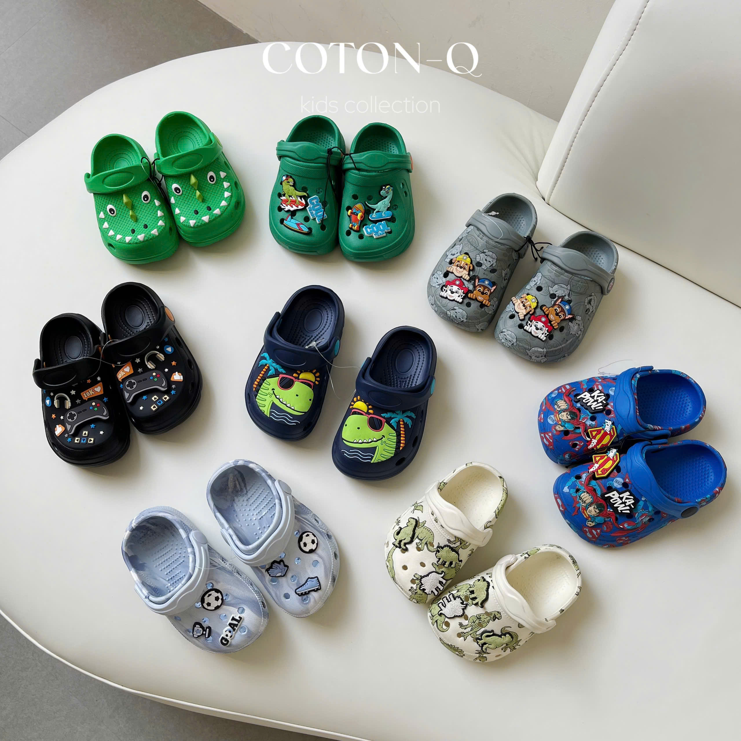 G01 Dép crocs bé trộn kiểu ( BÉ TRAI ) - lỗi dơ, móp nhẹ