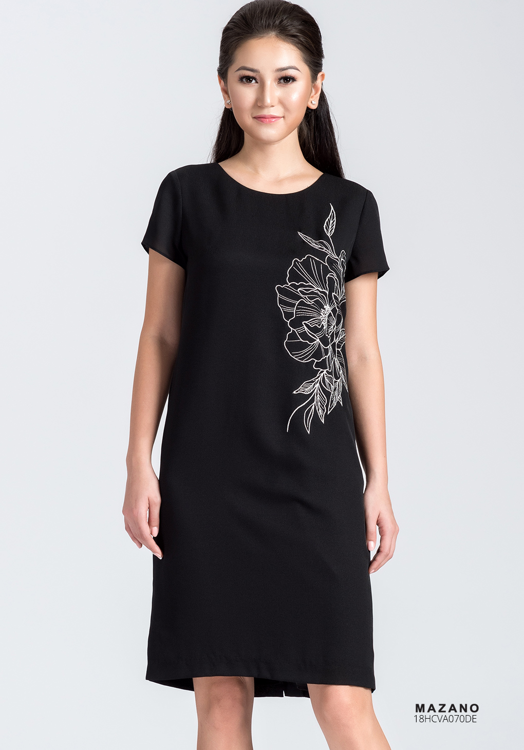 Váy đen thêu hoa sườn_thumbnail_2