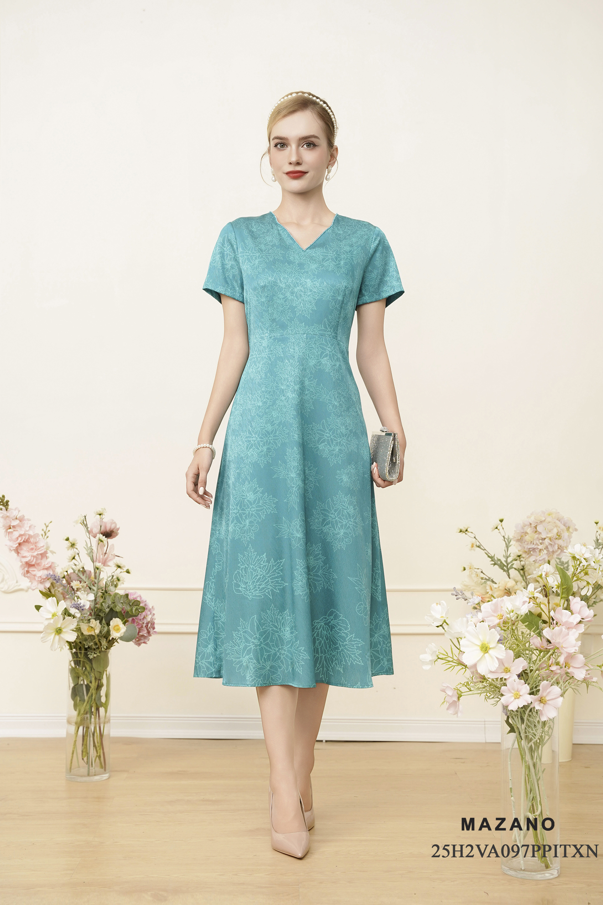 Váy Đầm Ôm Vải lụa vân chìm Hoạ tiết hoa chìm Cổ cách điệu Đính đá sang trọng Tay ngắn Dài qua bắp chân