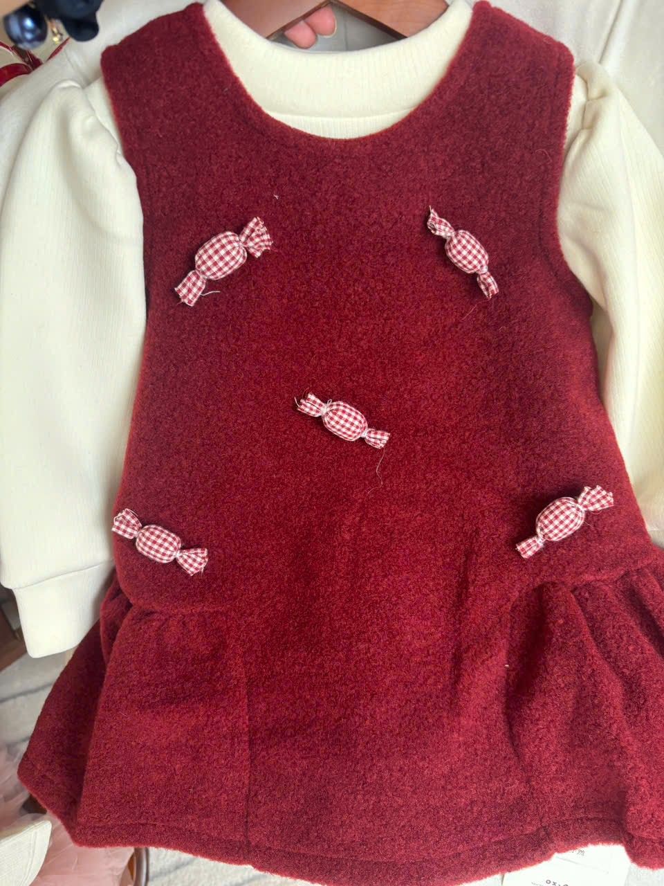 (V62) Váy dạ đính kẹo màu đỏ_thumbnail_0