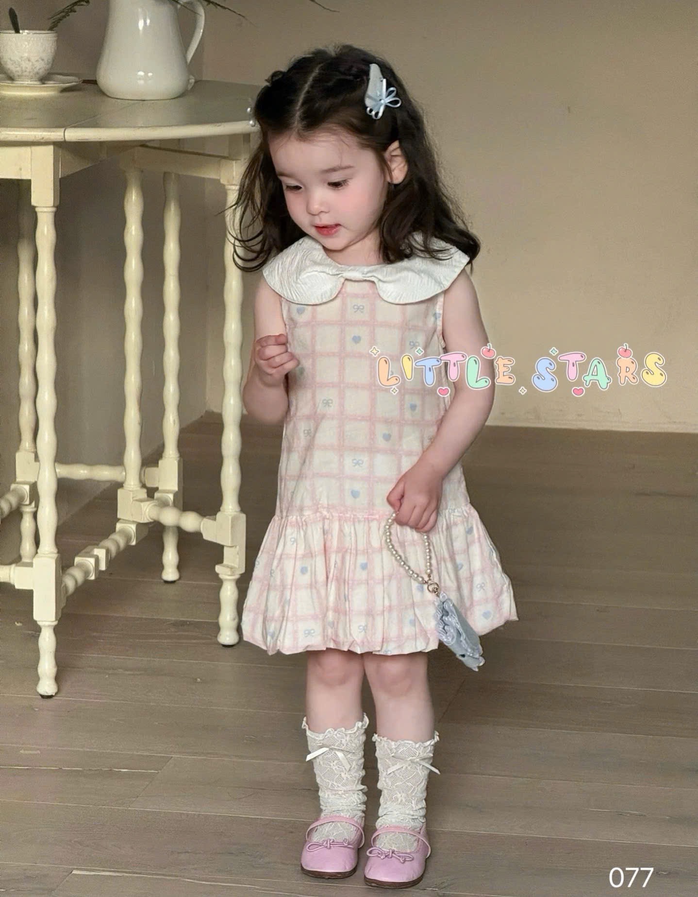 V30 Váy cổ sen kẻ hồng_thumbnail_0