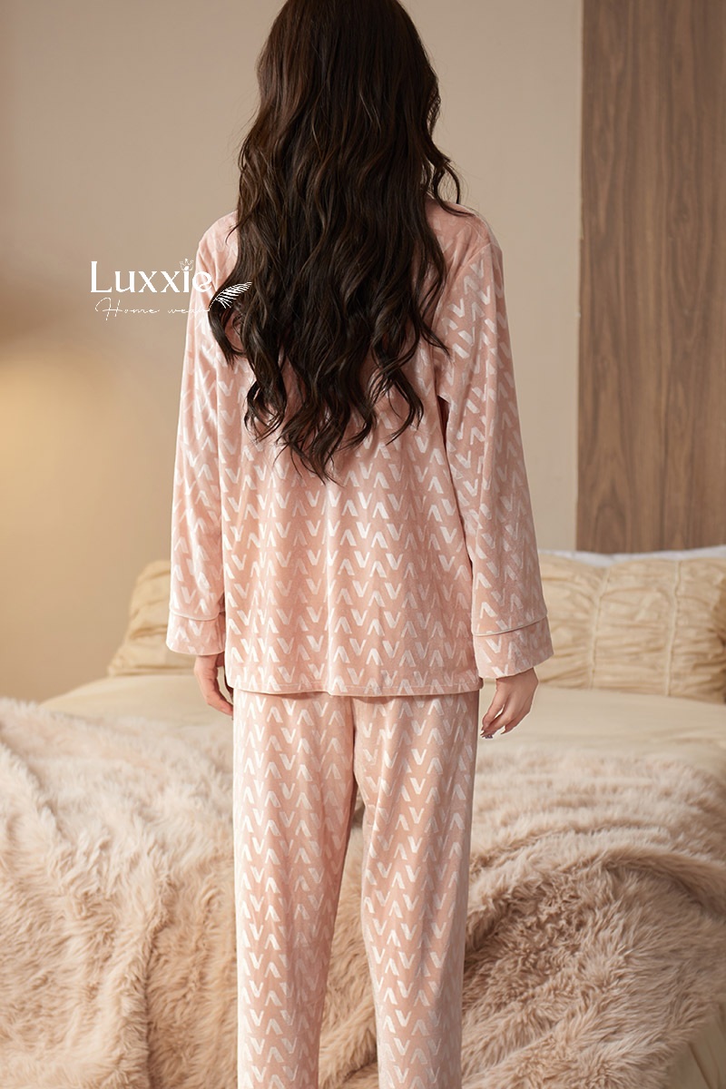 NHUNG30 Bộ ngủ nhung họa tiết chữ V