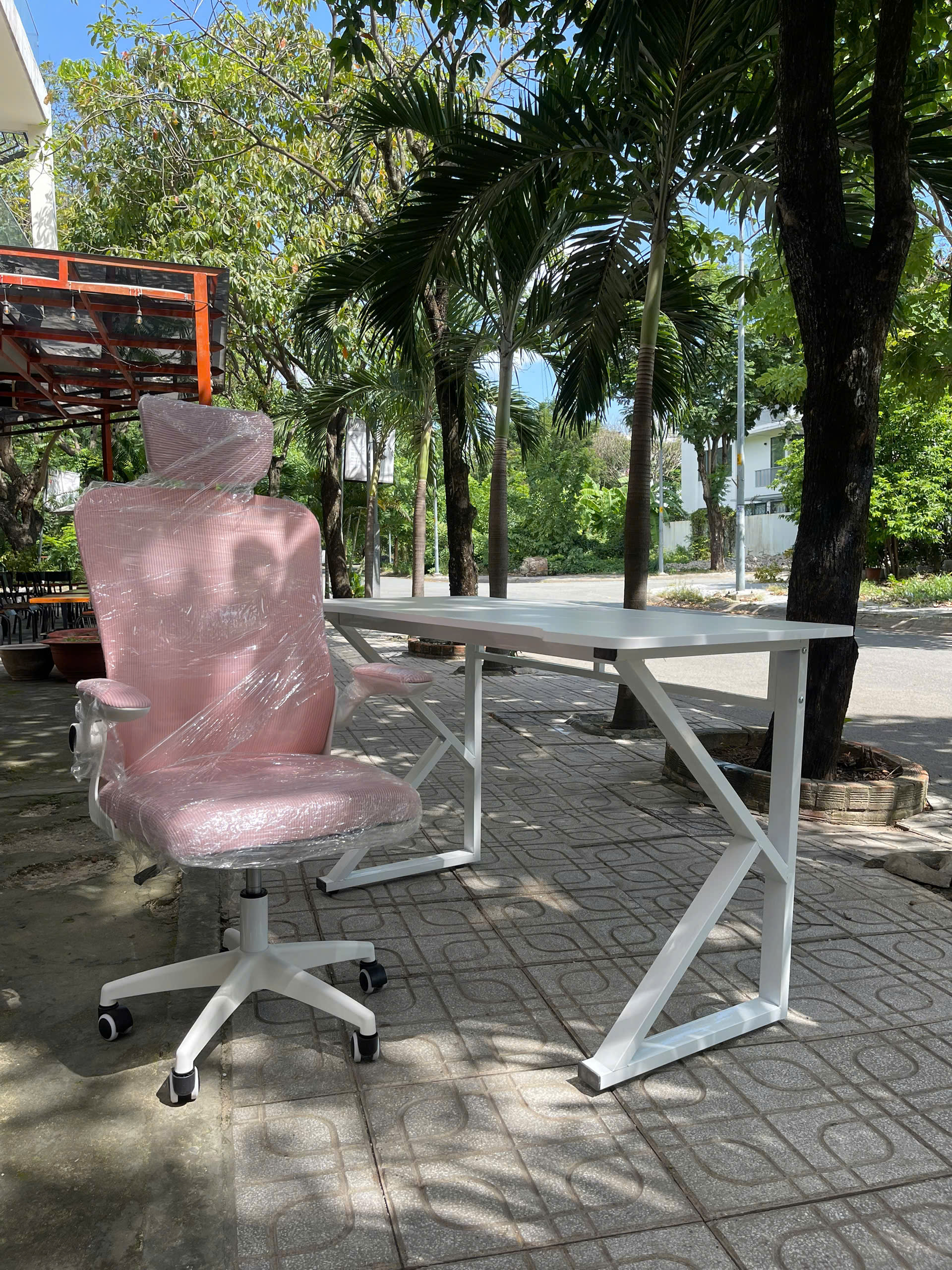 Bàn Gaming Chân U K Z – Mặt Uốn Cong Hiện Đại, Lắp Ráp Dễ Dàng, Bền Chắc, Mang Lại Cảm Hứng Làm Việc Và Học Tập_thumbnail_2