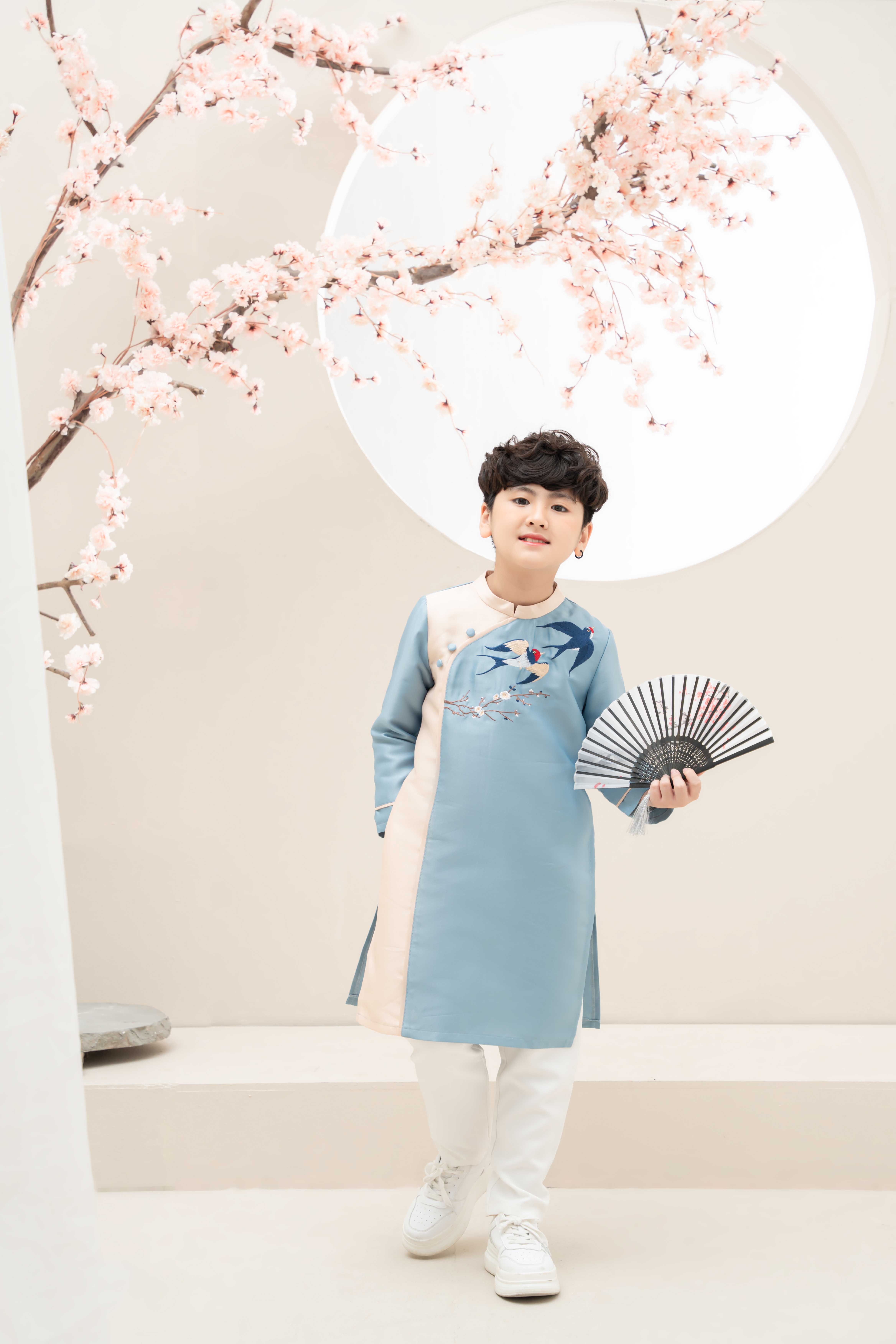 Áo dài thêu chim én_thumbnail_0