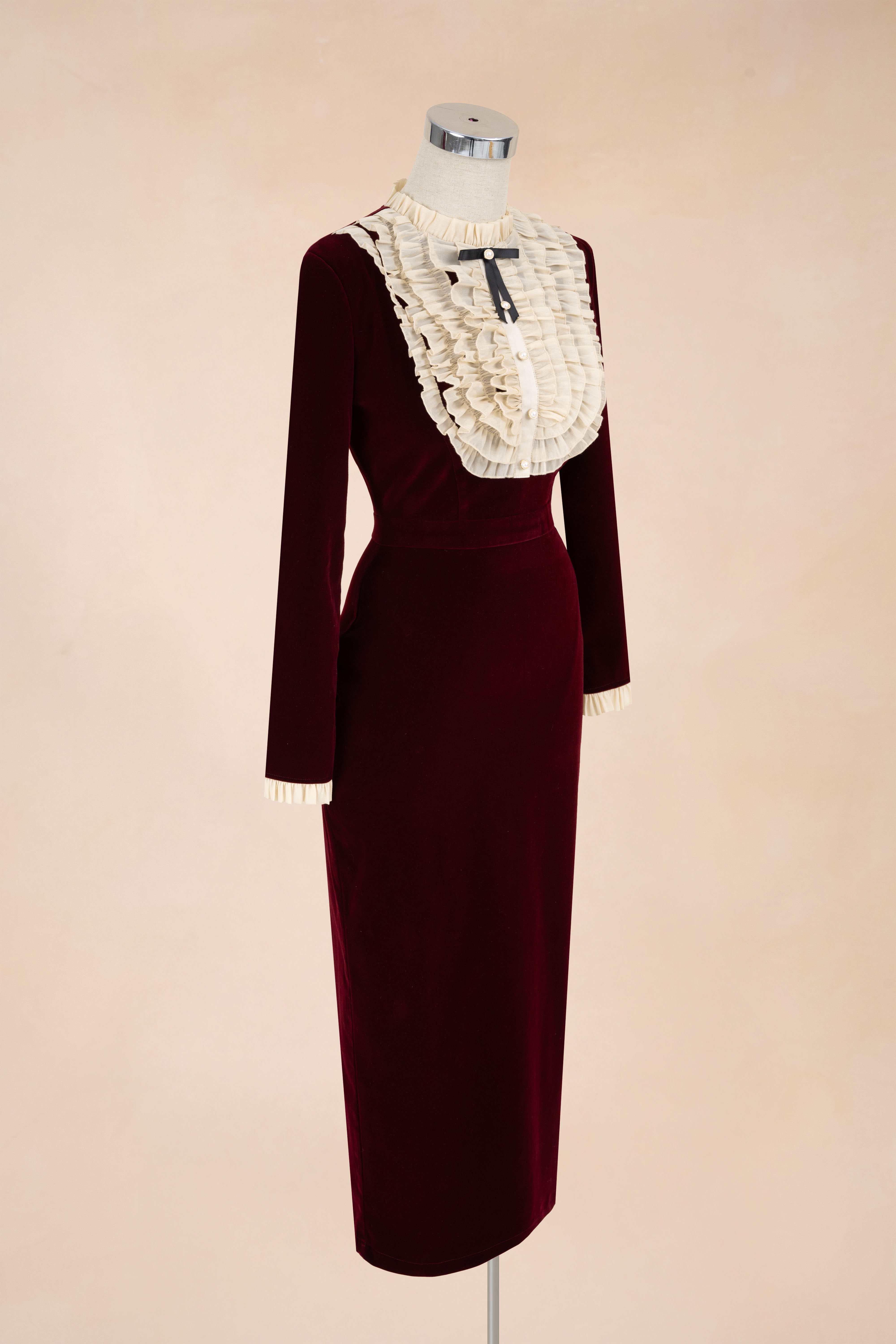 Đầm Bút Chì Cổ Bèo Đính Nơ